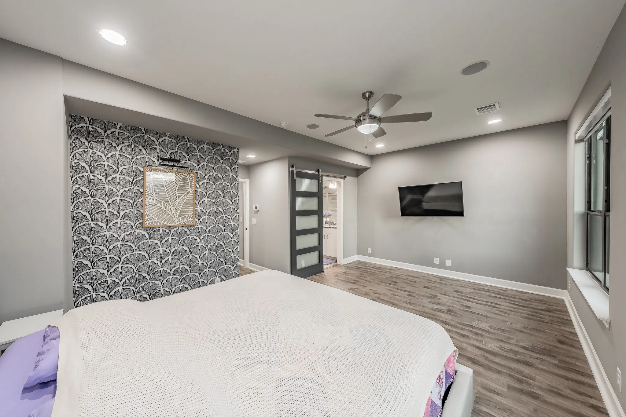 Condominium For Rent in Dallas County , 1717 Annex Avenue 302, Dallas, Texas 75204, 3 Bedroom, 4 Bathroom, 2 Garage spaces, 2,154 Sqft, built in 2015, mls#21337157, Real Estate Agent in Dallas, Homes For Rent in Dallas county, Homes For Rent in Dallas, Realtor in Dallas Texas, Real Estate Brokerage Independent Realty Texas, Luminita Cordes Realtor