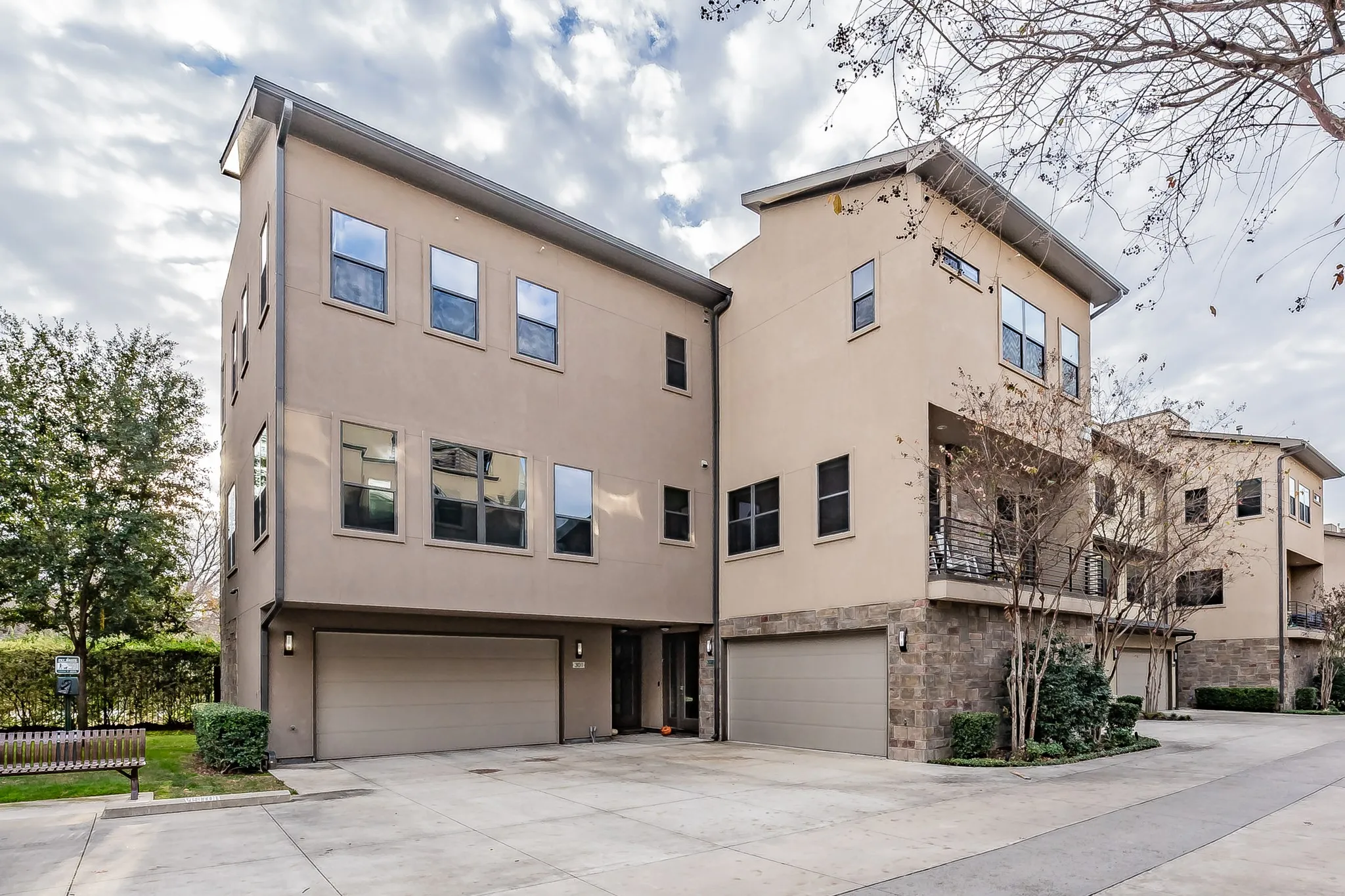 Condominium For Rent in Dallas County , 1717 Annex Avenue 302, Dallas, Texas 75204, 3 Bedroom, 4 Bathroom, 2 Garage spaces, 2,154 Sqft, built in 2015, mls#21337157, Real Estate Agent in Dallas, Homes For Rent in Dallas county, Homes For Rent in Dallas, Realtor in Dallas Texas, Real Estate Brokerage Independent Realty Texas, Luminita Cordes Realtor