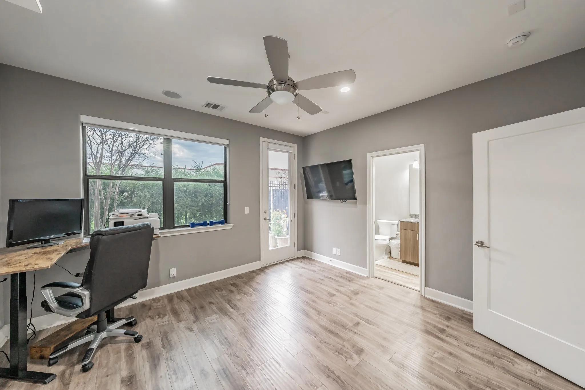 Condominium For Rent in Dallas County , 1717 Annex Avenue 302, Dallas, Texas 75204, 3 Bedroom, 4 Bathroom, 2 Garage spaces, 2,154 Sqft, built in 2015, mls#21337157, Real Estate Agent in Dallas, Homes For Rent in Dallas county, Homes For Rent in Dallas, Realtor in Dallas Texas, Real Estate Brokerage Independent Realty Texas, Luminita Cordes Realtor