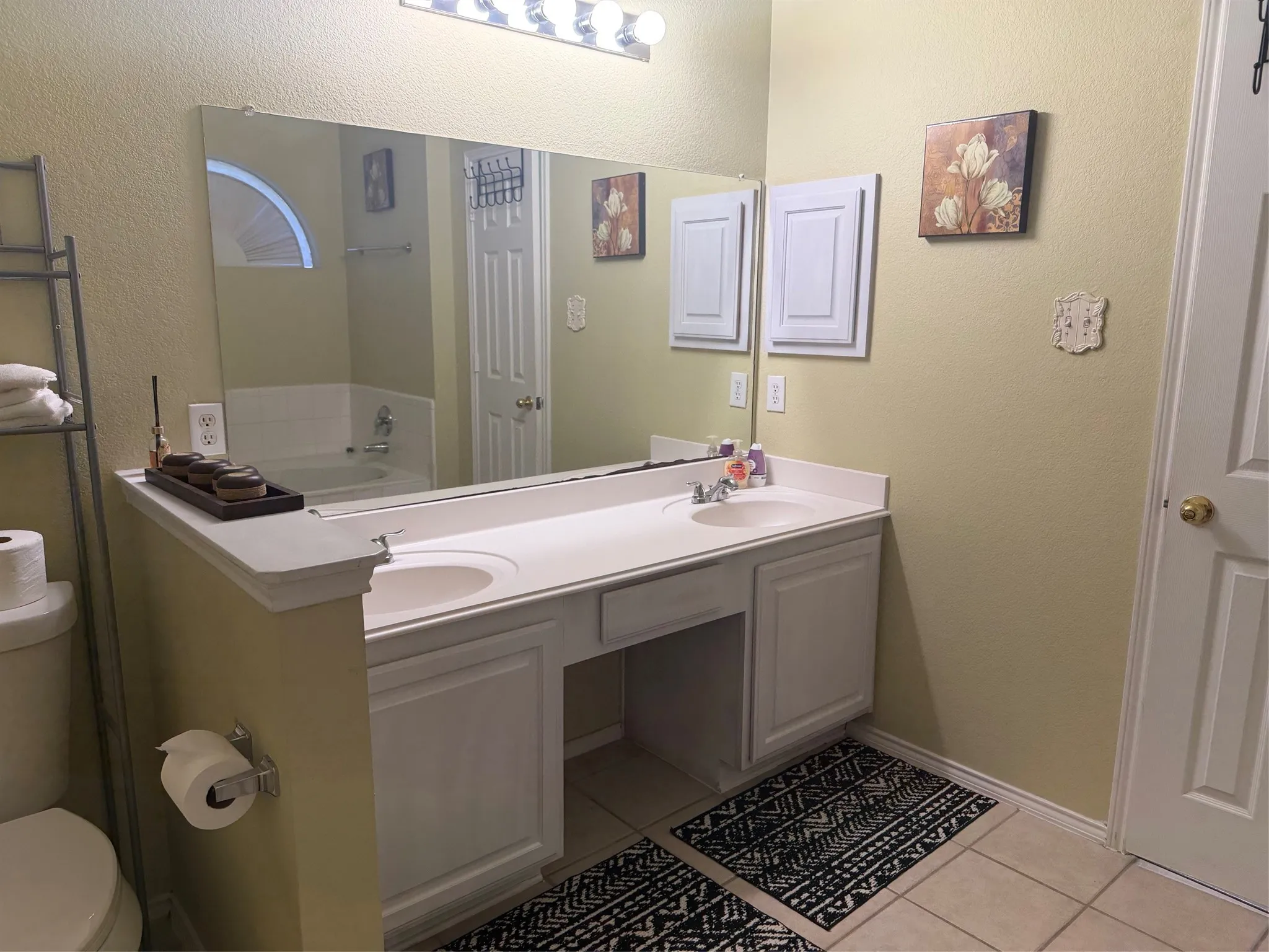 Single Family Residence For Rent in Dallas County , 4214 CARRINGTON Drive, Garland, Texas 75043, 4 Bedrooms, 2 Bathrooms, 2 Garage spaces, 2,254 Sqft, built in 2001, Price $2,800, mls#21337874, Real Estate Agent in Garland, Homes For Rent in Dallas county, Homes For Rent in Garland, Realtor in Garland Texas, Real Estate Brokerage Independent Realty Texas, Luminita Cordes Realtor