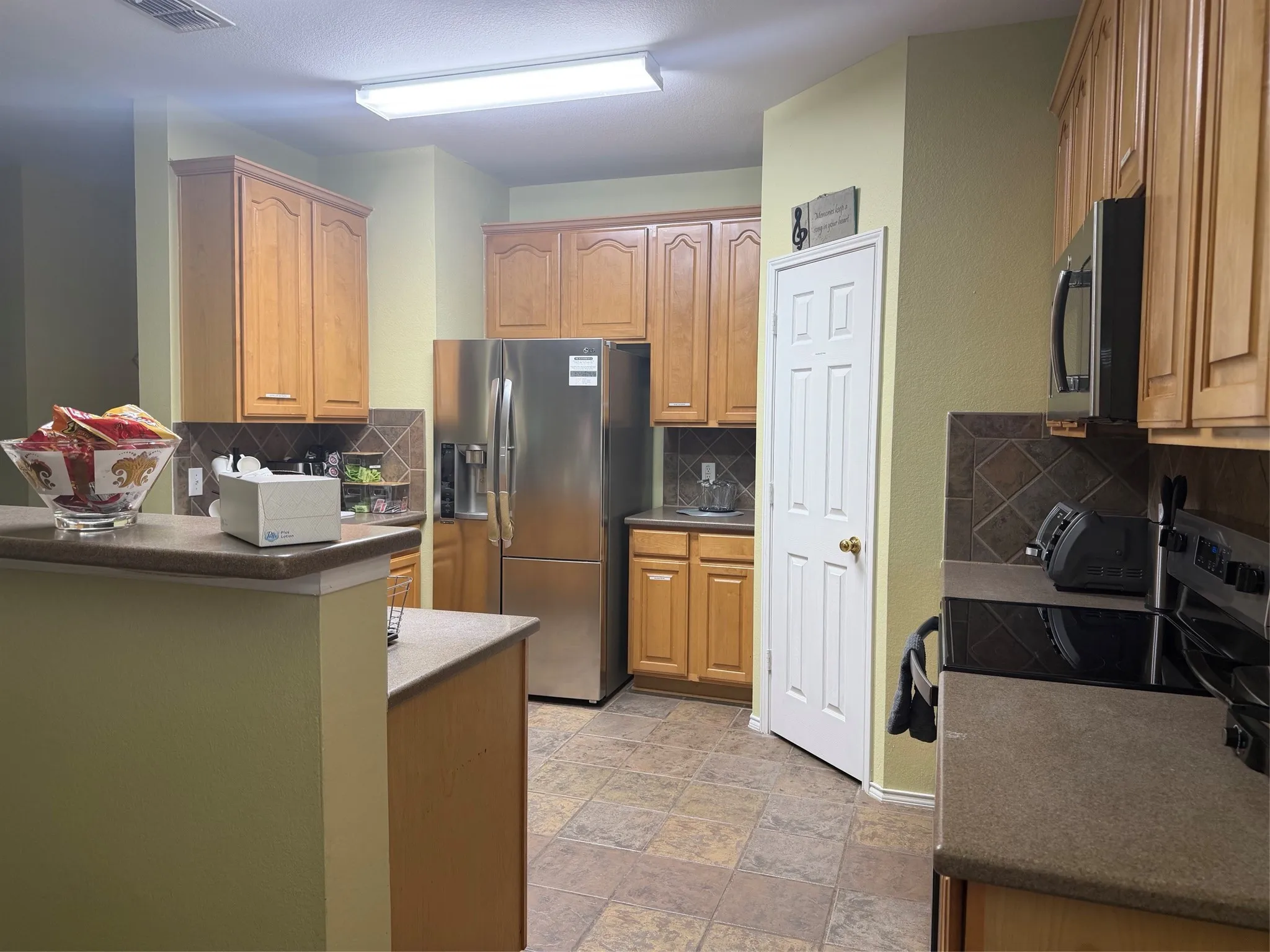 Single Family Residence For Rent in Dallas County , 4214 CARRINGTON Drive, Garland, Texas 75043, 4 Bedrooms, 2 Bathrooms, 2 Garage spaces, 2,254 Sqft, built in 2001, Price $2,800, mls#21337874, Real Estate Agent in Garland, Homes For Rent in Dallas county, Homes For Rent in Garland, Realtor in Garland Texas, Real Estate Brokerage Independent Realty Texas, Luminita Cordes Realtor