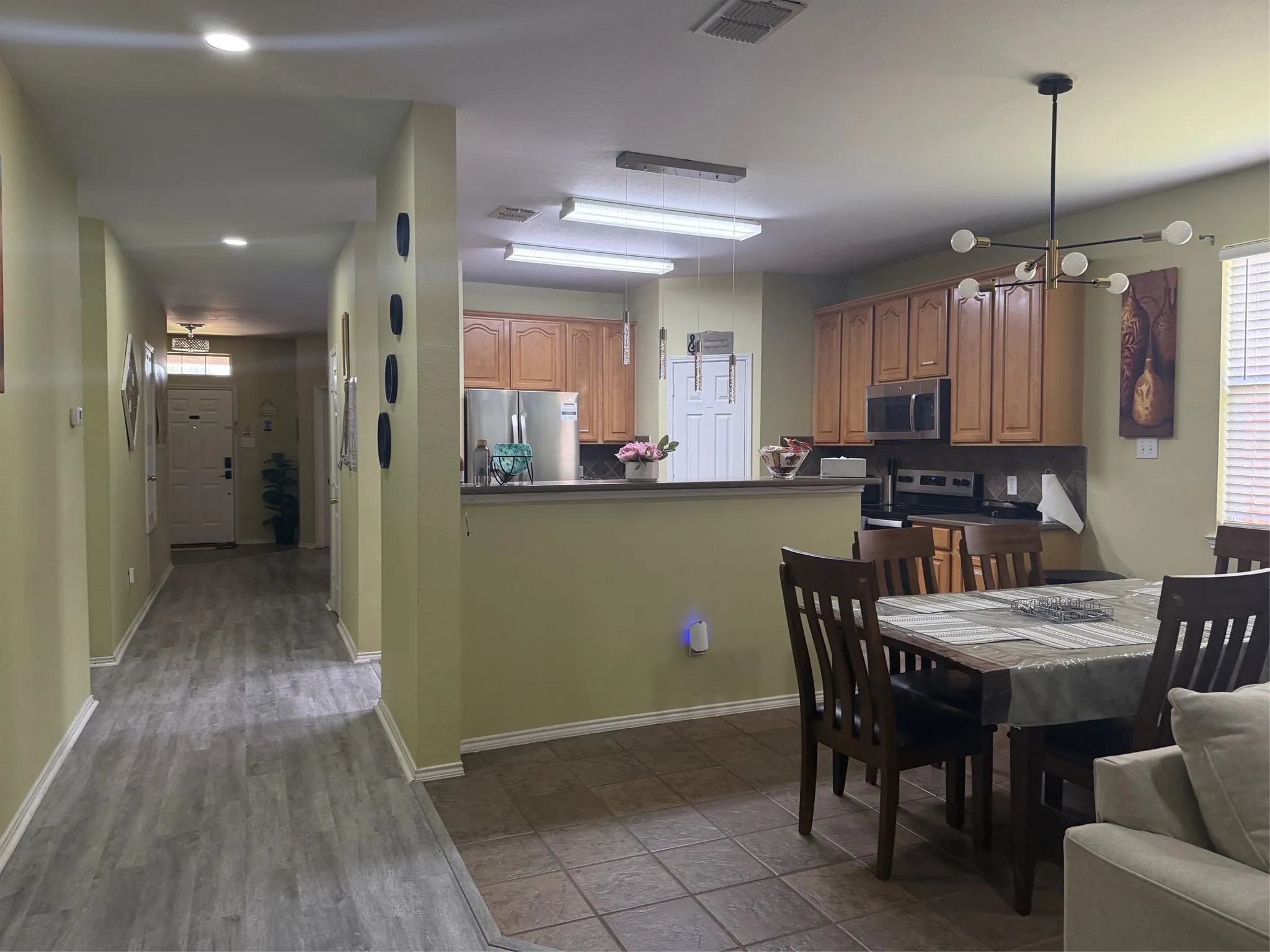 Single Family Residence For Rent in Dallas County , 4214 CARRINGTON Drive, Garland, Texas 75043, 4 Bedrooms, 2 Bathrooms, 2 Garage spaces, 2,254 Sqft, built in 2001, Price $2,800, mls#21337874, Real Estate Agent in Garland, Homes For Rent in Dallas county, Homes For Rent in Garland, Realtor in Garland Texas, Real Estate Brokerage Independent Realty Texas, Luminita Cordes Realtor