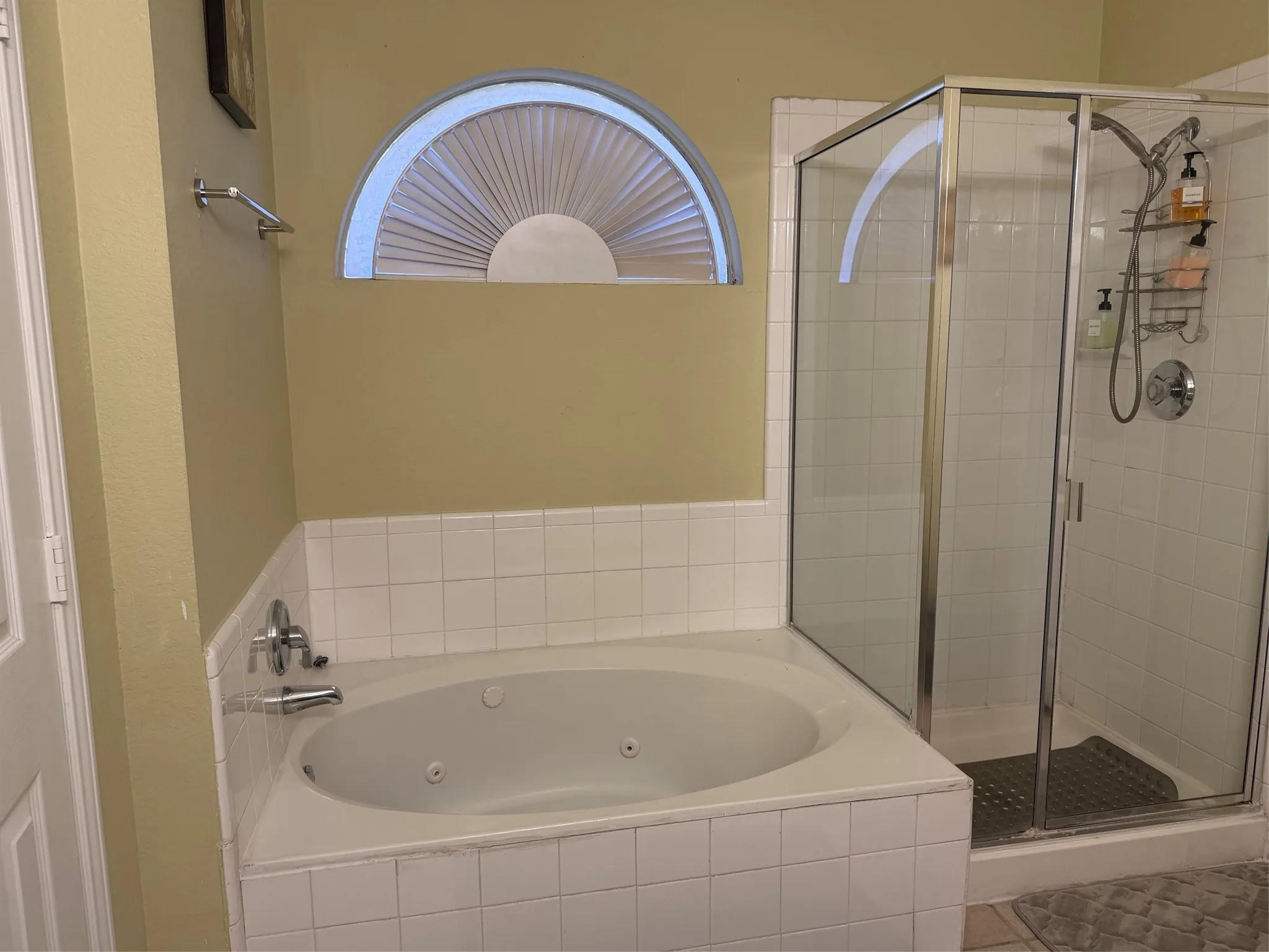 Single Family Residence For Rent in Dallas County , 4214 CARRINGTON Drive, Garland, Texas 75043, 4 Bedrooms, 2 Bathrooms, 2 Garage spaces, 2,254 Sqft, built in 2001, Price $2,800, mls#21337874, Real Estate Agent in Garland, Homes For Rent in Dallas county, Homes For Rent in Garland, Realtor in Garland Texas, Real Estate Brokerage Independent Realty Texas, Luminita Cordes Realtor