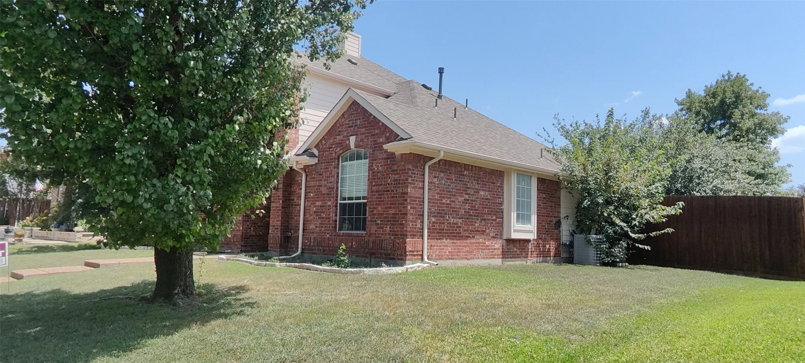 Single Family Residence For Rent in Collin County , 1412 Brenda Lane, Allen, Texas 75002, 4 Bedroom, 3 Bathroom, 2 Garage spaces, 2,609 Sqft, built in 1999, mls#21337881, Real Estate Agent in Allen, Homes For Rent in Collin county, Homes For Rent in Allen, Realtor in Allen Texas, Real Estate Brokerage Independent Realty Texas, Luminita Cordes Realtor