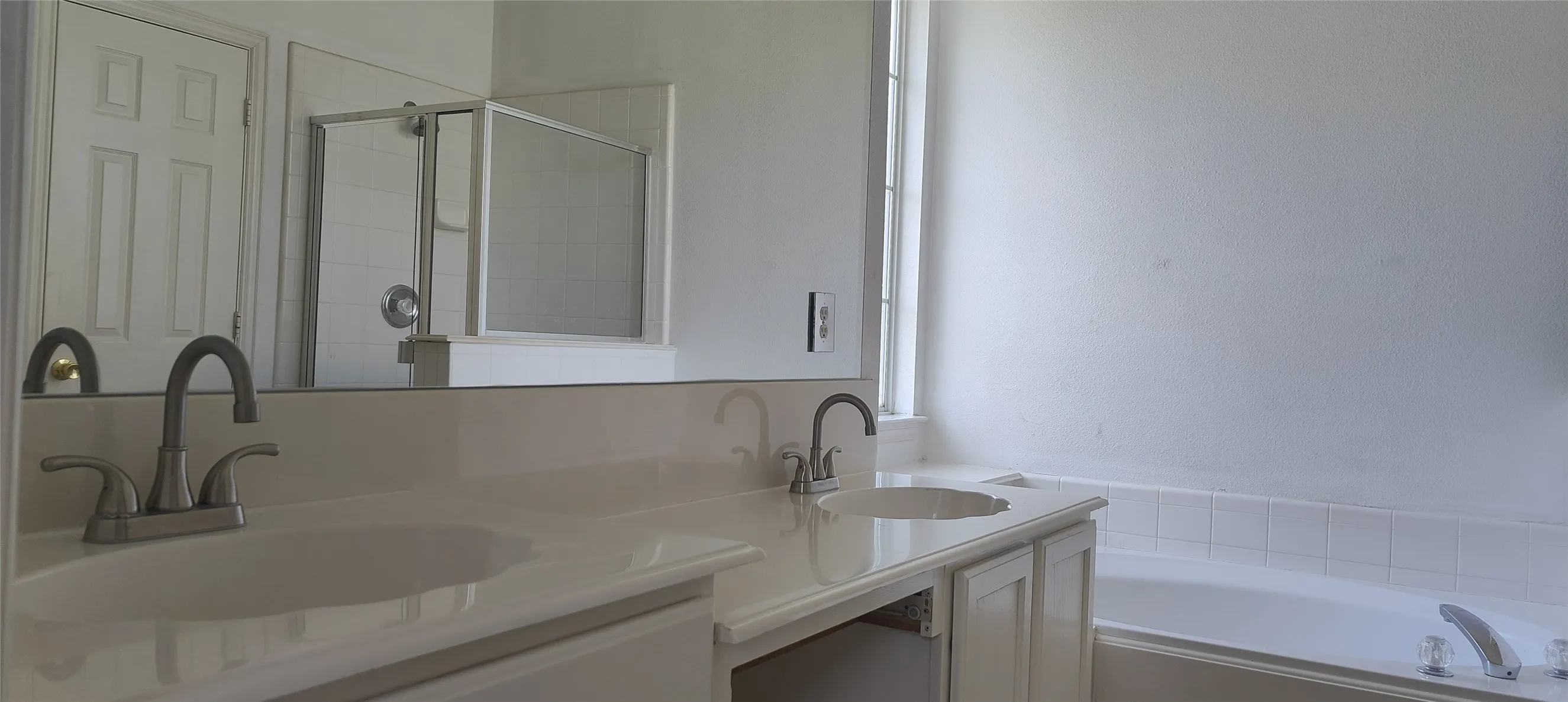 Single Family Residence For Rent in Collin County , 1412 Brenda Lane, Allen, Texas 75002, 4 Bedroom, 3 Bathroom, 2 Garage spaces, 2,609 Sqft, built in 1999, mls#21337881, Real Estate Agent in Allen, Homes For Rent in Collin county, Homes For Rent in Allen, Realtor in Allen Texas, Real Estate Brokerage Independent Realty Texas, Luminita Cordes Realtor