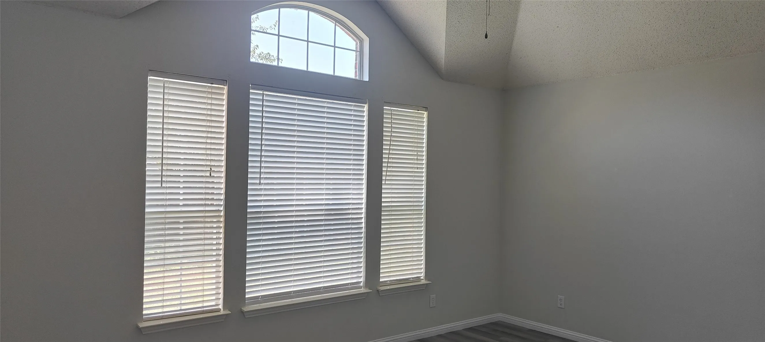 Single Family Residence For Rent in Collin County , 1412 Brenda Lane, Allen, Texas 75002, 4 Bedroom, 3 Bathroom, 2 Garage spaces, 2,609 Sqft, built in 1999, mls#21337881, Real Estate Agent in Allen, Homes For Rent in Collin county, Homes For Rent in Allen, Realtor in Allen Texas, Real Estate Brokerage Independent Realty Texas, Luminita Cordes Realtor