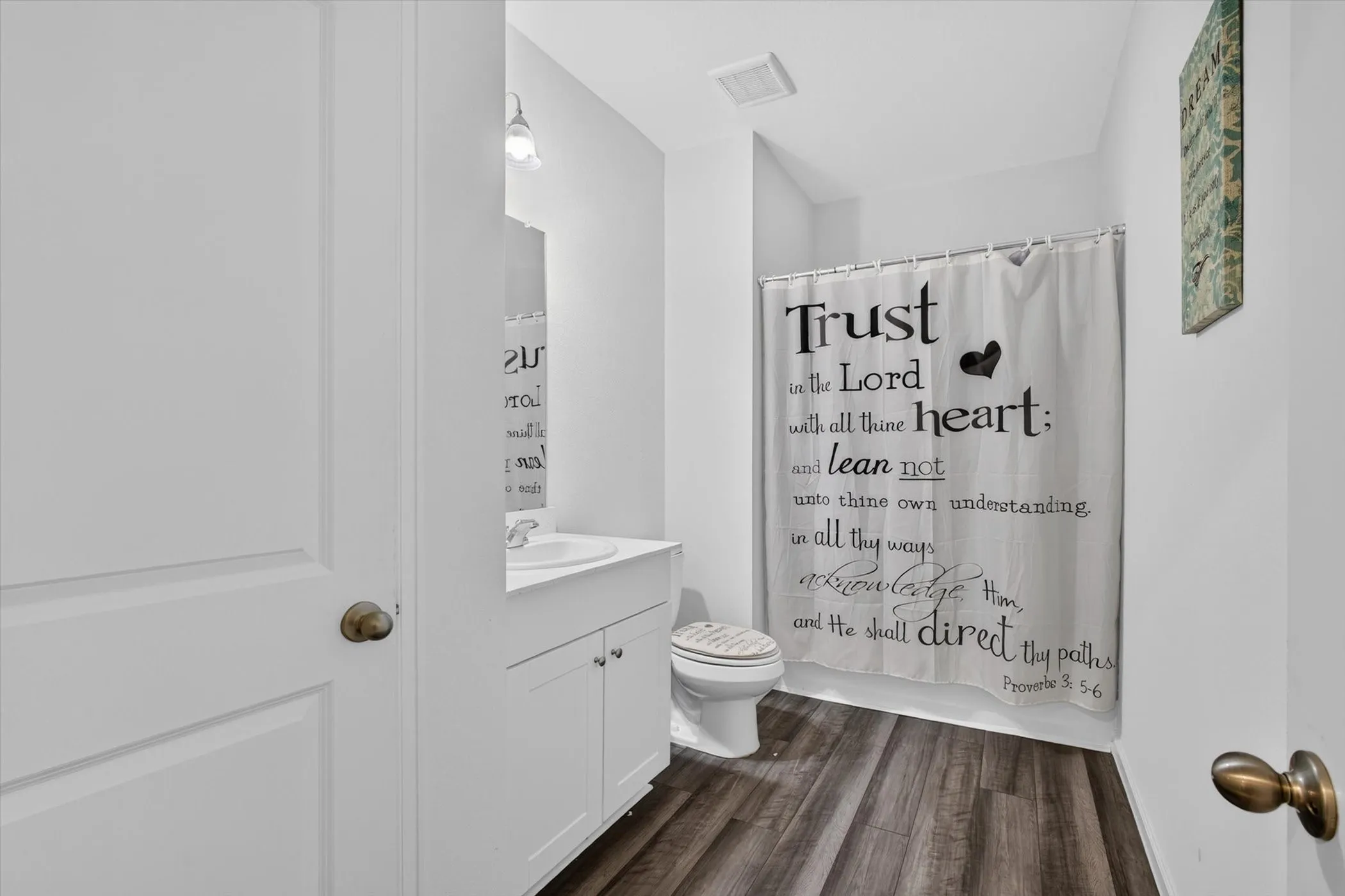 Single Family Residence For Rent in Harris County , 13435 Wembley Heights Drive, Houston, Texas 77049, 3 Bedroom, 2 Bathroom, 2 Garage spaces, 1,565 Sqft, built in 2022, mls#21335506, Real Estate Agent in Houston, Homes For Rent in Harris county, Homes For Rent in Houston, Realtor in Houston Texas, Real Estate Brokerage Independent Realty Texas, Luminita Cordes Realtor