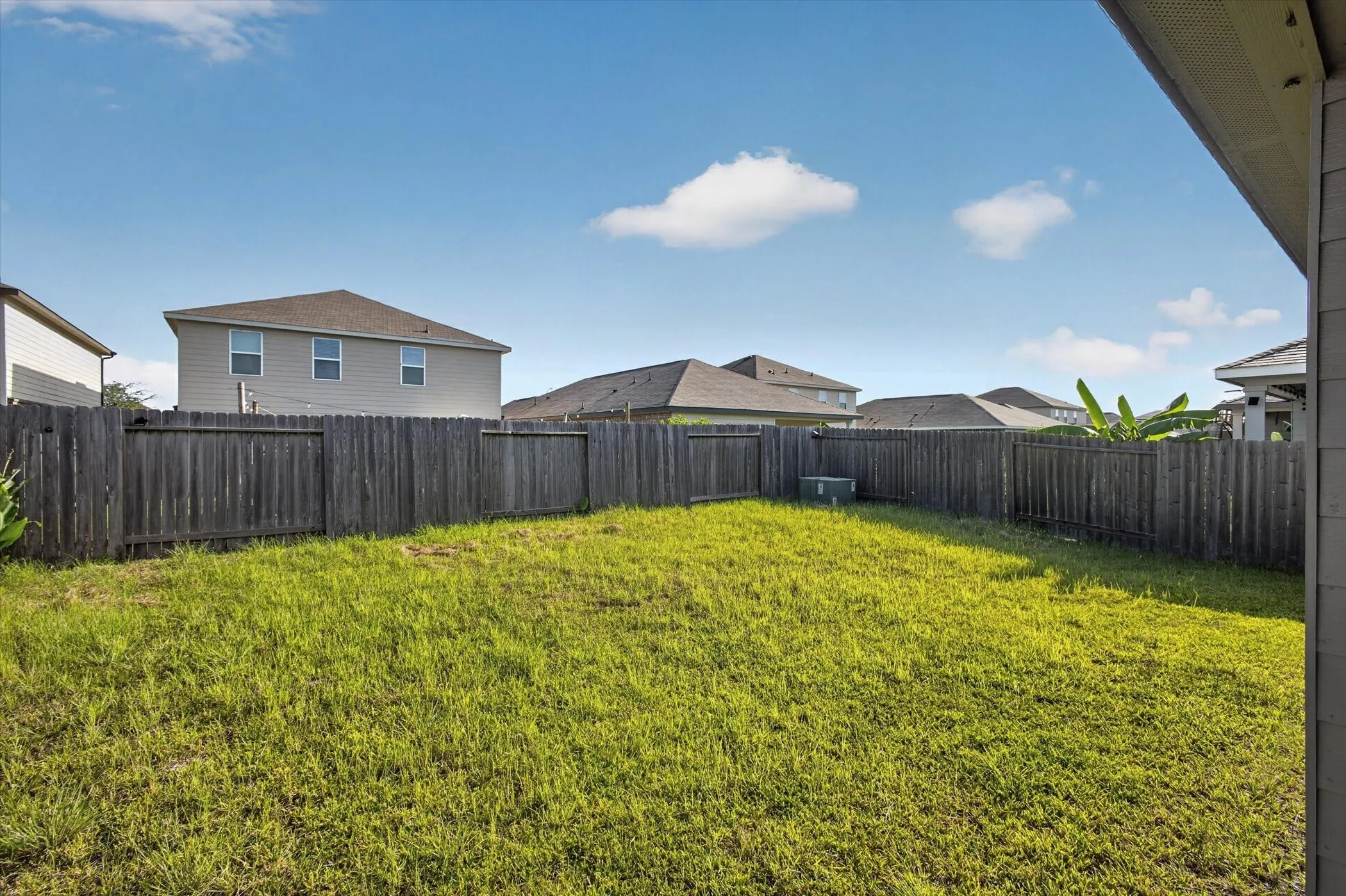 Single Family Residence For Rent in Harris County , 13435 Wembley Heights Drive, Houston, Texas 77049, 3 Bedroom, 2 Bathroom, 2 Garage spaces, 1,565 Sqft, built in 2022, mls#21335506, Real Estate Agent in Houston, Homes For Rent in Harris county, Homes For Rent in Houston, Realtor in Houston Texas, Real Estate Brokerage Independent Realty Texas, Luminita Cordes Realtor