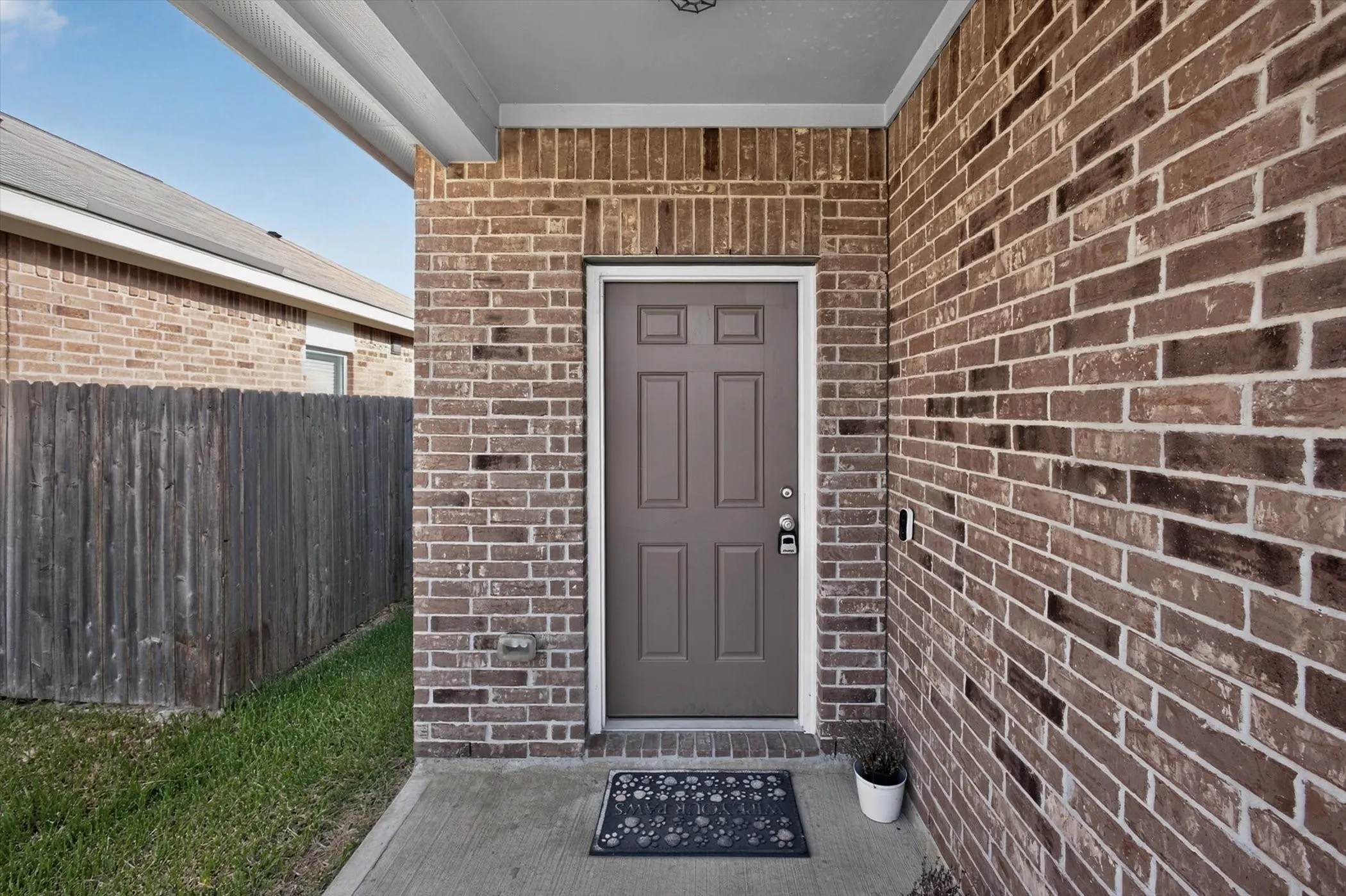 Single Family Residence For Rent in Harris County , 13435 Wembley Heights Drive, Houston, Texas 77049, 3 Bedroom, 2 Bathroom, 2 Garage spaces, 1,565 Sqft, built in 2022, mls#21335506, Real Estate Agent in Houston, Homes For Rent in Harris county, Homes For Rent in Houston, Realtor in Houston Texas, Real Estate Brokerage Independent Realty Texas, Luminita Cordes Realtor