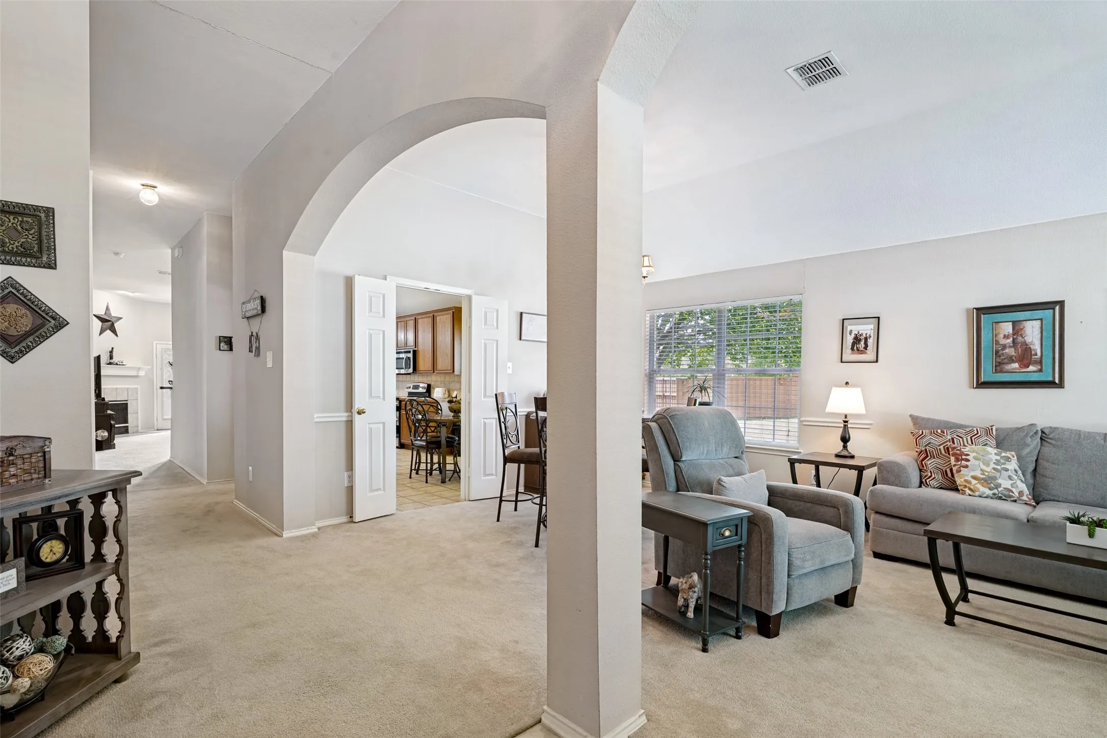 Single Family Residence For Sale in Dallas County , 8702 Nairn Street, Rowlett, Texas 75089, 4 Bedroom, 2 Bathroom, 2 Garage spaces, 2,140 Sqft, built in 2003, mls#21336804, Real Estate Agent in Rowlett, Homes For Sale in Dallas county, Homes For Sale in Rowlett, Realtor in Rowlett Texas, Real Estate Brokerage Independent Realty Texas, Luminita Cordes Realtor