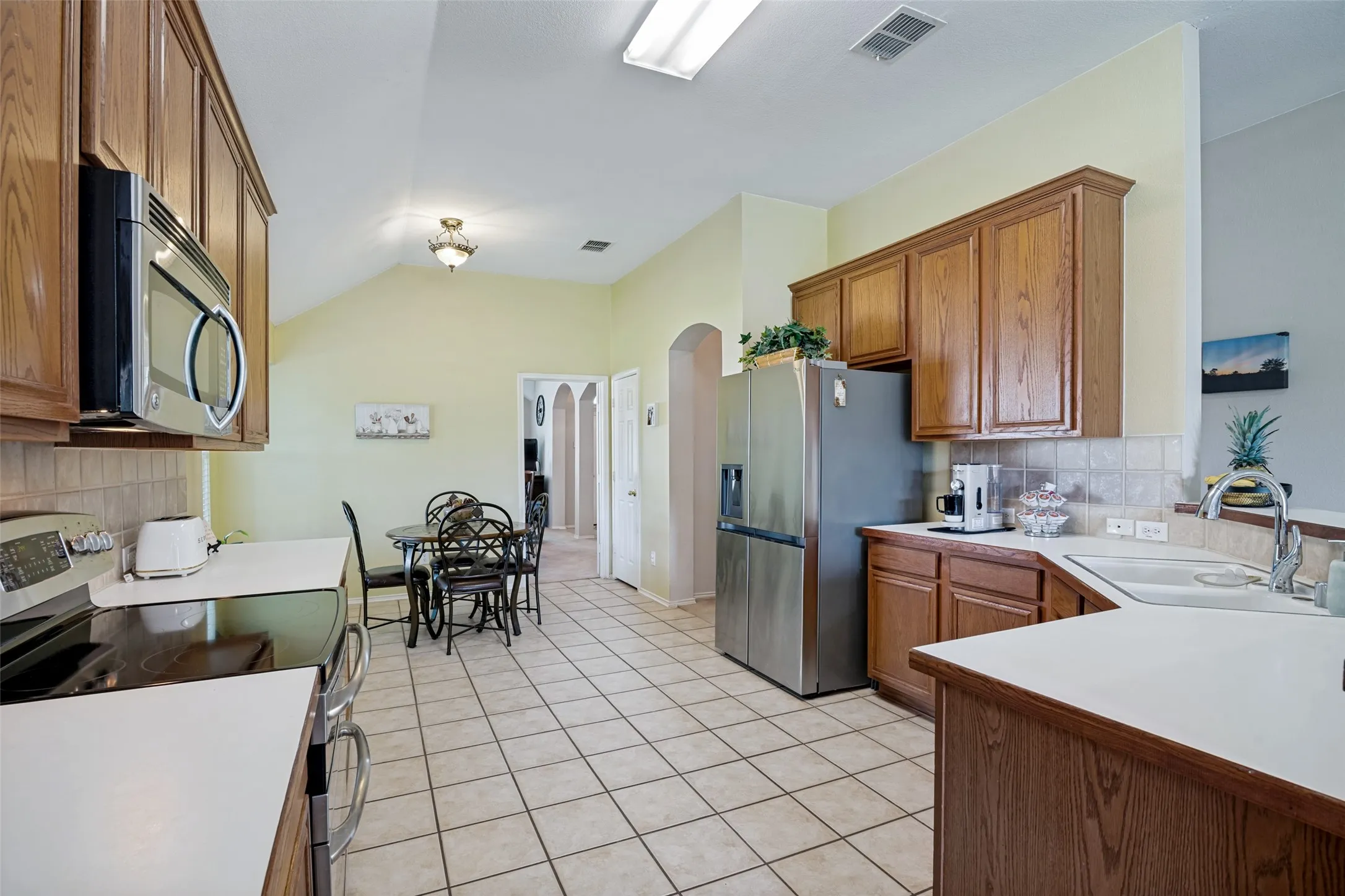 Single Family Residence For Sale in Dallas County , 8702 Nairn Street, Rowlett, Texas 75089, 4 Bedroom, 2 Bathroom, 2 Garage spaces, 2,140 Sqft, built in 2003, mls#21336804, Real Estate Agent in Rowlett, Homes For Sale in Dallas county, Homes For Sale in Rowlett, Realtor in Rowlett Texas, Real Estate Brokerage Independent Realty Texas, Luminita Cordes Realtor