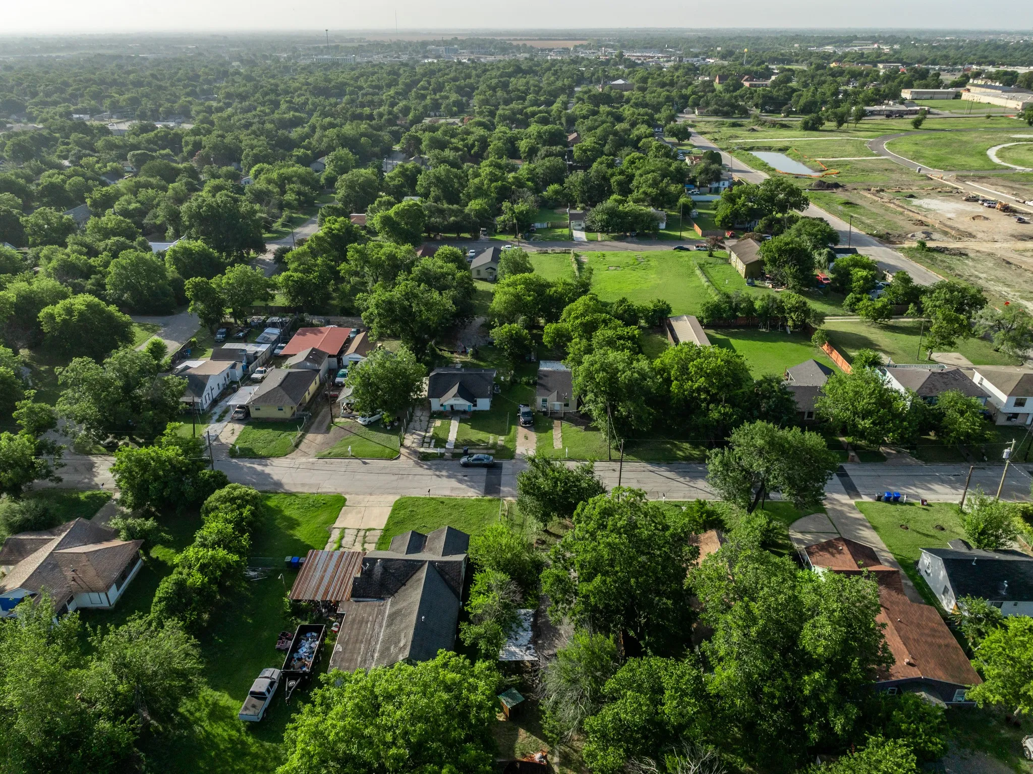 Single Family Residence For Sale in Mc Lennan County , 2817 Burnett Avenue, Waco, Texas 76711, 2 Bedroom, 2 Bathroom, Garage spaces, 1,080 Sqft, built in 1945, mls#21337822, Real Estate Agent in Waco, Homes For Sale in Mc Lennan county, Homes For Sale in Waco, Realtor in Waco Texas, Real Estate Brokerage Independent Realty Texas, Luminita Cordes Realtor