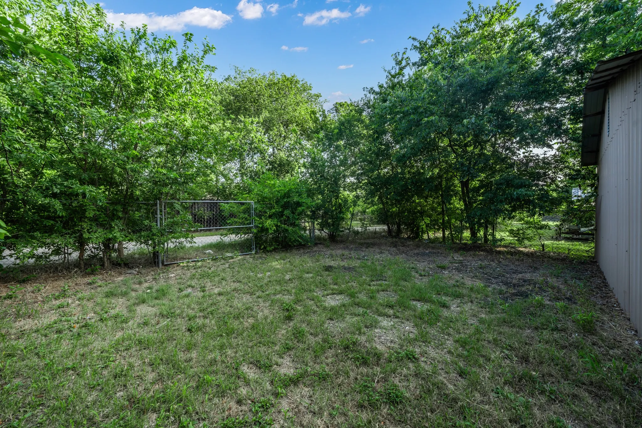 Single Family Residence For Sale in Mc Lennan County , 2817 Burnett Avenue, Waco, Texas 76711, 2 Bedroom, 2 Bathroom, Garage spaces, 1,080 Sqft, built in 1945, mls#21337822, Real Estate Agent in Waco, Homes For Sale in Mc Lennan county, Homes For Sale in Waco, Realtor in Waco Texas, Real Estate Brokerage Independent Realty Texas, Luminita Cordes Realtor