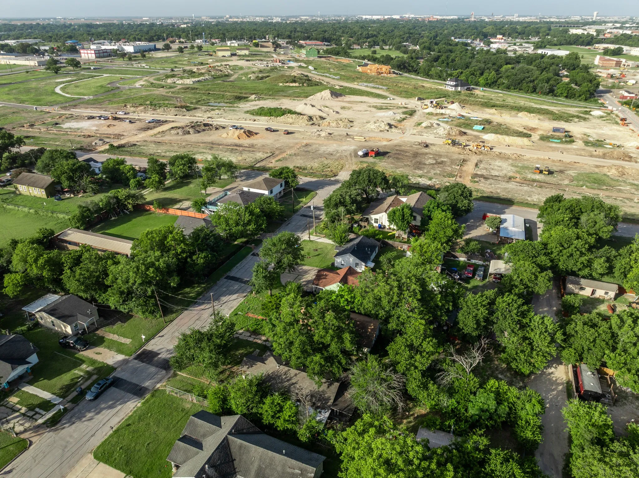 Single Family Residence For Sale in Mc Lennan County , 2817 Burnett Avenue, Waco, Texas 76711, 2 Bedroom, 2 Bathroom, Garage spaces, 1,080 Sqft, built in 1945, mls#21337822, Real Estate Agent in Waco, Homes For Sale in Mc Lennan county, Homes For Sale in Waco, Realtor in Waco Texas, Real Estate Brokerage Independent Realty Texas, Luminita Cordes Realtor