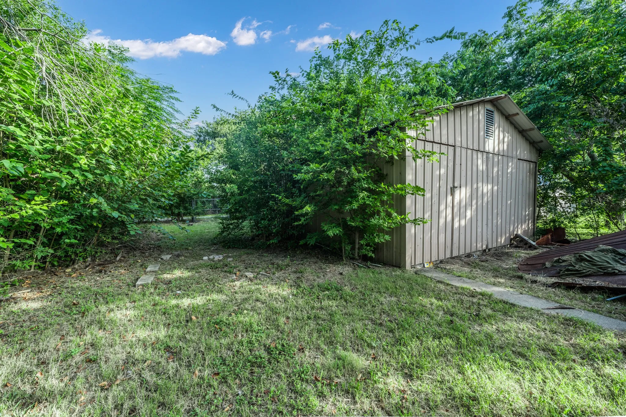 Single Family Residence For Sale in Mc Lennan County , 2817 Burnett Avenue, Waco, Texas 76711, 2 Bedroom, 2 Bathroom, Garage spaces, 1,080 Sqft, built in 1945, mls#21337822, Real Estate Agent in Waco, Homes For Sale in Mc Lennan county, Homes For Sale in Waco, Realtor in Waco Texas, Real Estate Brokerage Independent Realty Texas, Luminita Cordes Realtor