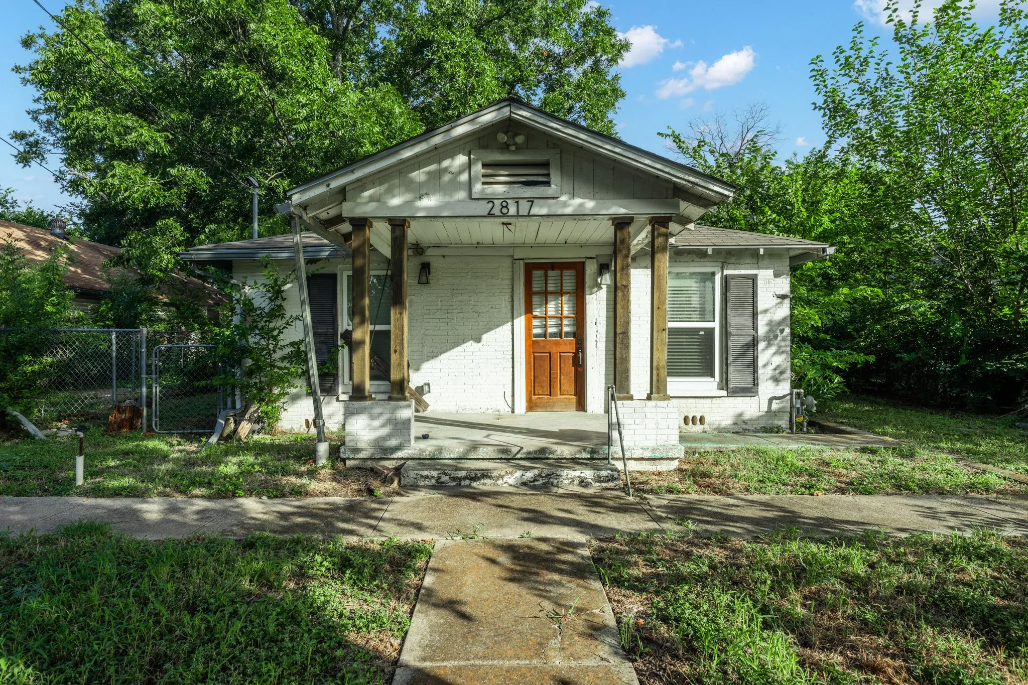 Single Family Residence For Sale in Mc Lennan County , 2817 Burnett Avenue, Waco, Texas 76711, 2 Bedroom, 2 Bathroom, Garage spaces, 1,080 Sqft, built in 1945, mls#21337822, Real Estate Agent in Waco, Homes For Sale in Mc Lennan county, Homes For Sale in Waco, Realtor in Waco Texas, Real Estate Brokerage Independent Realty Texas, Luminita Cordes Realtor