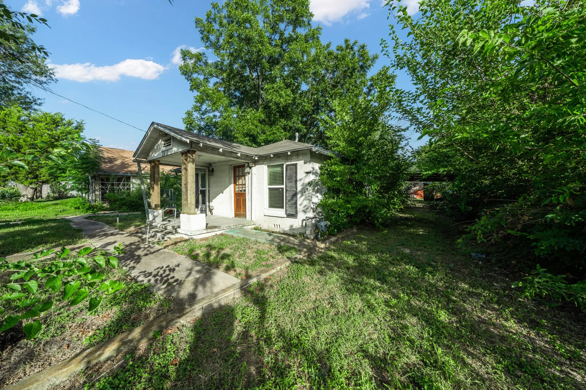 Single Family Residence For Sale in Mc Lennan County , 2817 Burnett Avenue, Waco, Texas 76711, 2 Bedroom, 2 Bathroom, Garage spaces, 1,080 Sqft, built in 1945, mls#21337822, Real Estate Agent in Waco, Homes For Sale in Mc Lennan county, Homes For Sale in Waco, Realtor in Waco Texas, Real Estate Brokerage Independent Realty Texas, Luminita Cordes Realtor