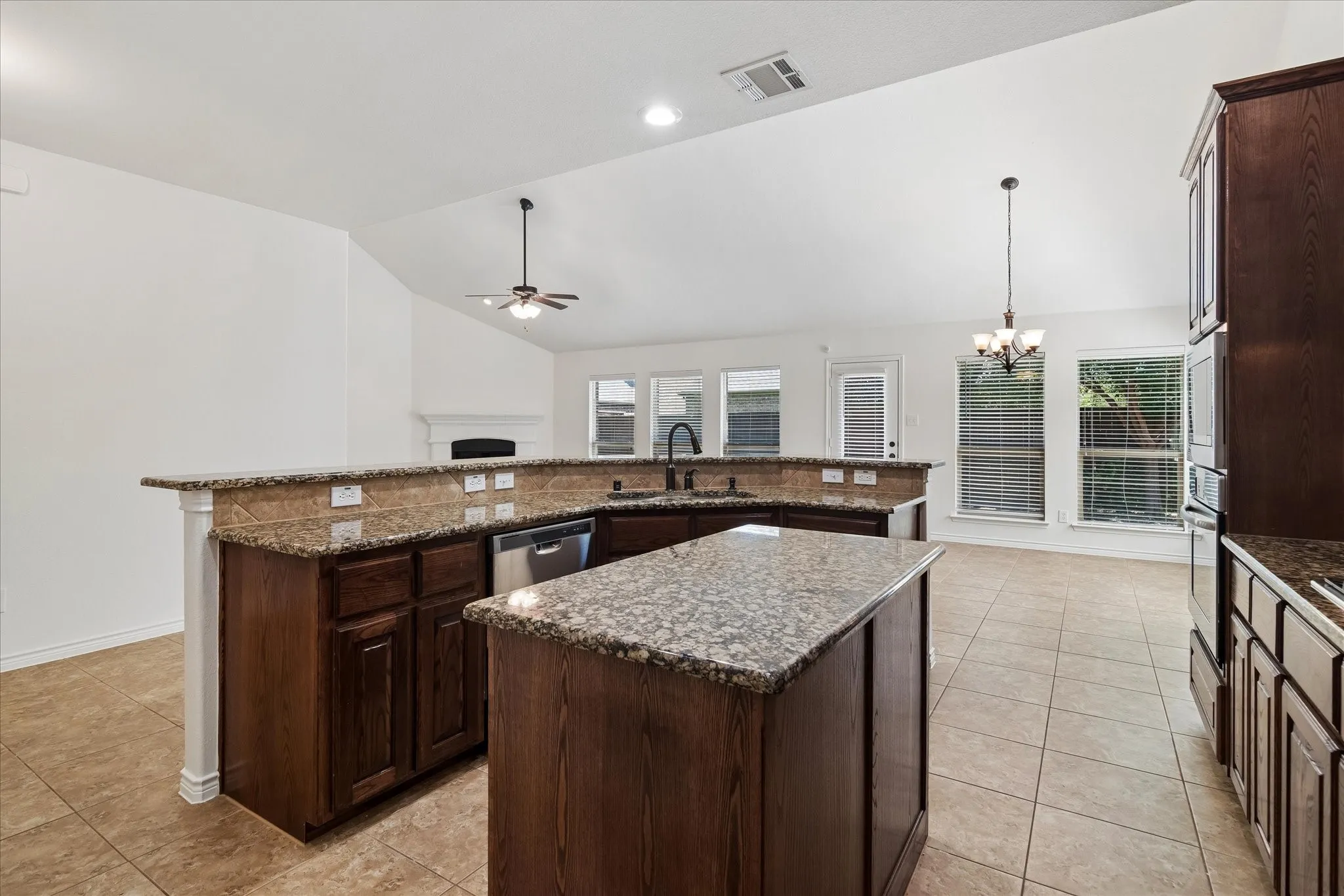 Single Family Residence For Sale in Collin County , 10109 Ransom Ridge Road, Mc Kinney, Texas 75072, 4 Bedroom, 4 Bathroom, 2 Garage spaces, 3,022 Sqft, built in 2011, mls#21335766, Real Estate Agent in Mc Kinney, Homes For Sale in Collin county, Homes For Sale in Mc Kinney, Realtor in Mc Kinney Texas, Real Estate Brokerage Independent Realty Texas, Luminita Cordes Realtor