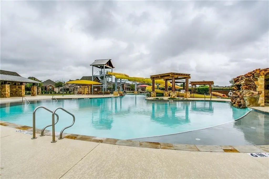 Single Family Residence For Sale in Collin County , 10109 Ransom Ridge Road, Mc Kinney, Texas 75072, 4 Bedroom, 4 Bathroom, 2 Garage spaces, 3,022 Sqft, built in 2011, mls#21335766, Real Estate Agent in Mc Kinney, Homes For Sale in Collin county, Homes For Sale in Mc Kinney, Realtor in Mc Kinney Texas, Real Estate Brokerage Independent Realty Texas, Luminita Cordes Realtor