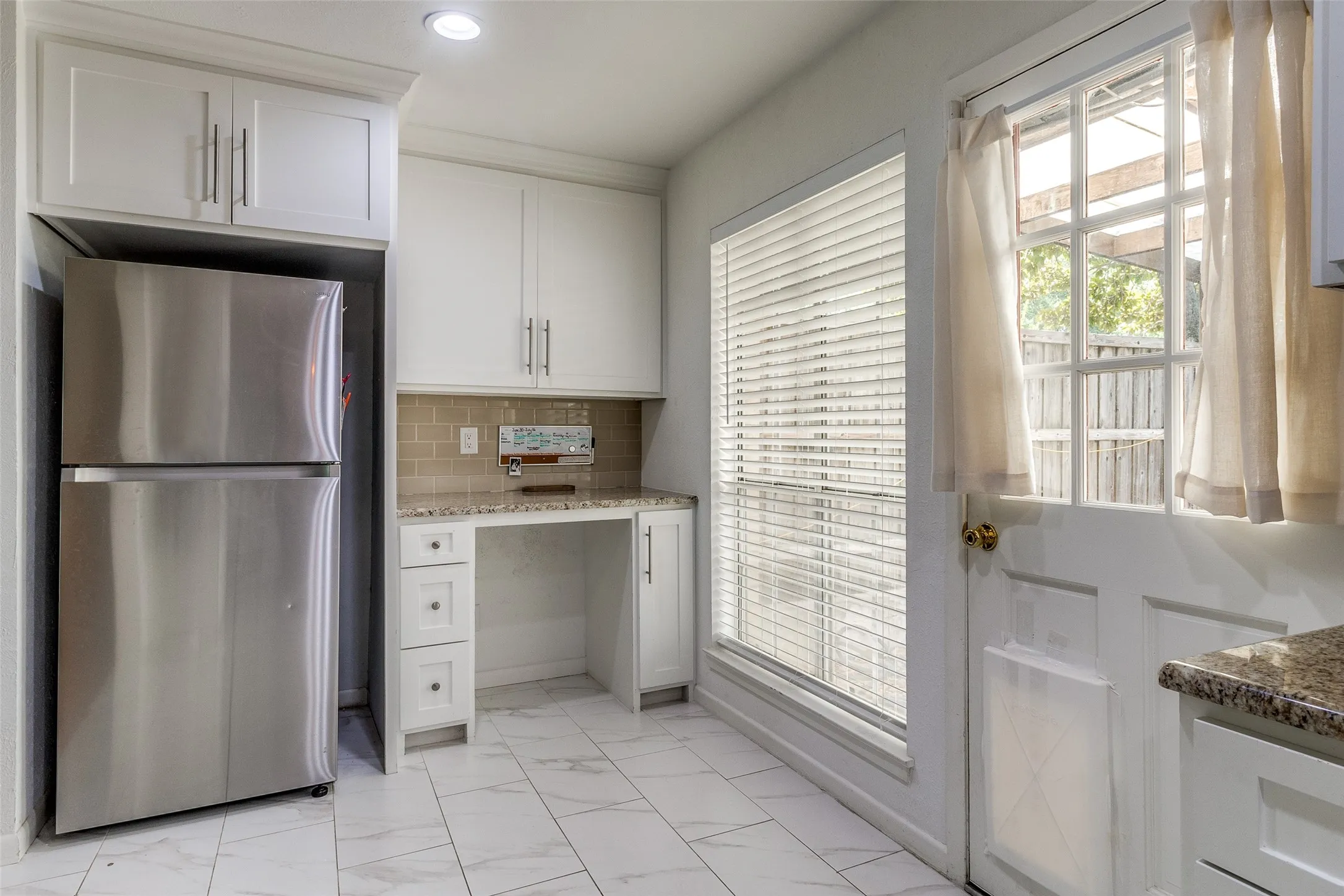 Townhouse For Sale in Dallas County , 7618 Pebblestone Drive, Dallas, Texas 75230, 2 Bedroom, 3 Bathroom, Garage spaces, 1,320 Sqft, built in 1969, mls#21337509, Real Estate Agent in Dallas, Homes For Sale in Dallas county, Homes For Sale in Dallas, Realtor in Dallas Texas, Real Estate Brokerage Independent Realty Texas, Luminita Cordes Realtor