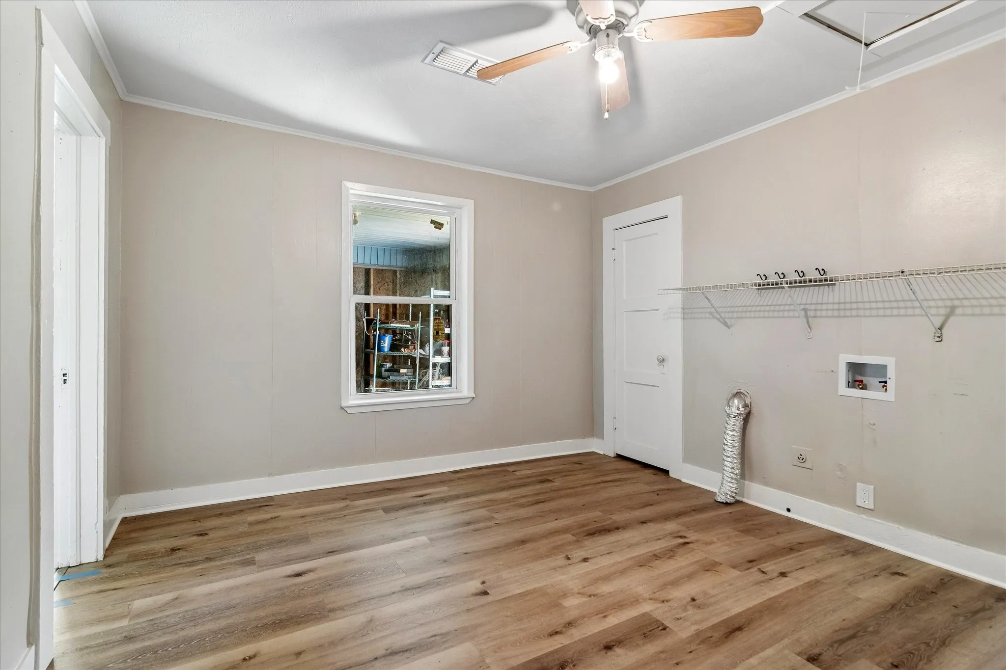Oversized laundry room