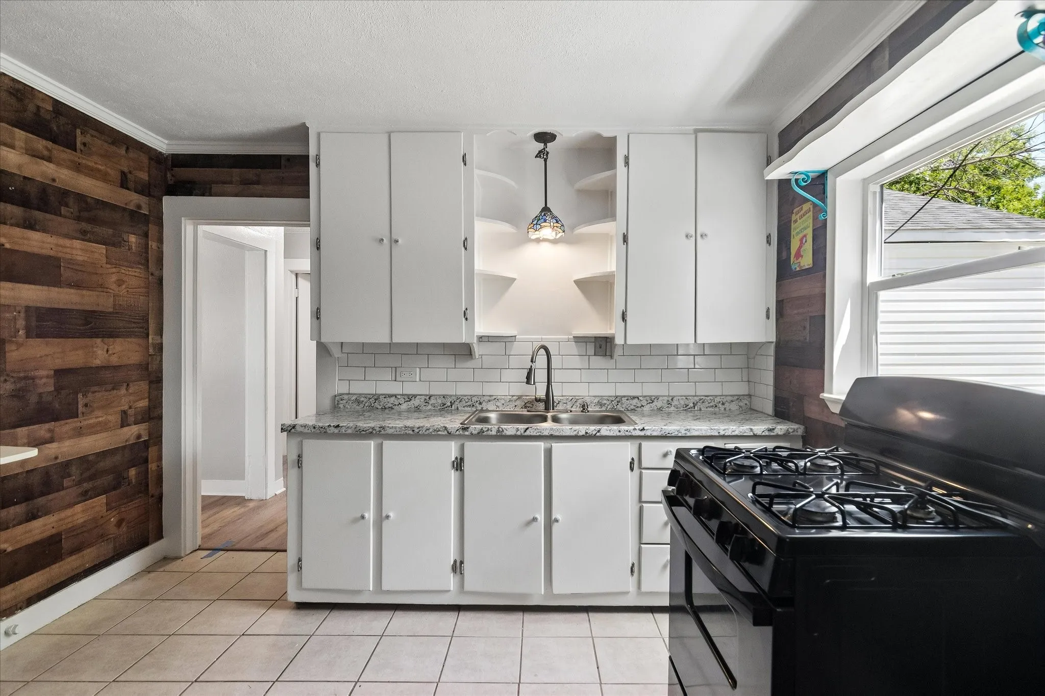 Single Family Residence For Sale in Denton County , 102 N 3rd Street, Sanger, Texas 76266, 2 Bedroom, 1 Bathroom, Garage spaces, 1,348 Sqft, built in 1967, mls#21337901, Real Estate Agent in Sanger, Homes For Sale in Denton county, Homes For Sale in Sanger, Realtor in Sanger Texas, Real Estate Brokerage Independent Realty Texas, Luminita Cordes Realtor