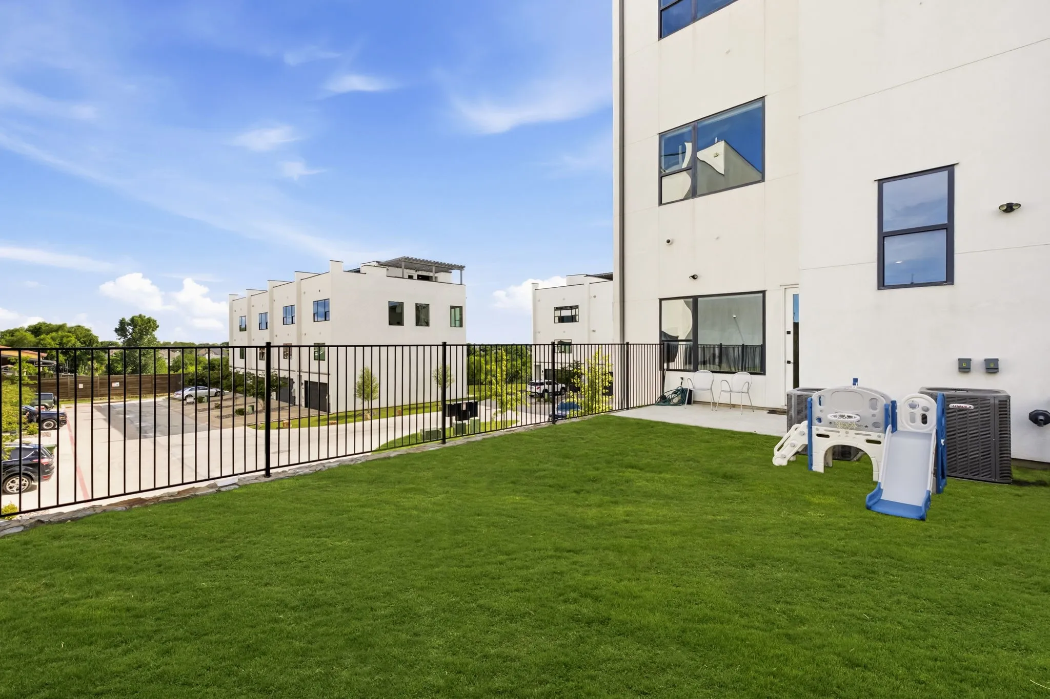 Townhouse For Sale in Denton County , 4928 Blaynes Road, The Colony, Texas 75056, 4 Bedroom, 6 Bathroom, 3 Garage spaces, 3,418 Sqft, built in 2020, mls#21337892, Real Estate Agent in The Colony, Homes For Sale in Denton county, Homes For Sale in The Colony, Realtor in The Colony Texas, Real Estate Brokerage Independent Realty Texas, Luminita Cordes Realtor