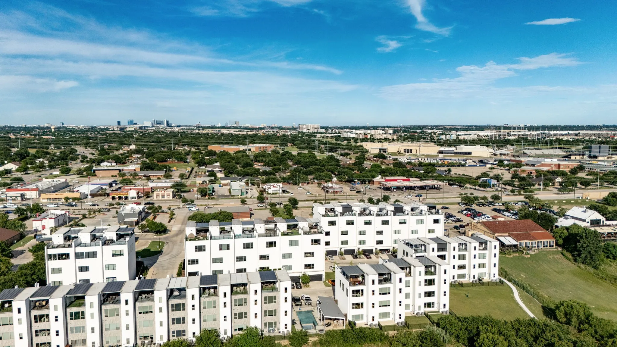 Townhouse For Sale in Denton County , 4928 Blaynes Road, The Colony, Texas 75056, 4 Bedroom, 6 Bathroom, 3 Garage spaces, 3,418 Sqft, built in 2020, mls#21337892, Real Estate Agent in The Colony, Homes For Sale in Denton county, Homes For Sale in The Colony, Realtor in The Colony Texas, Real Estate Brokerage Independent Realty Texas, Luminita Cordes Realtor