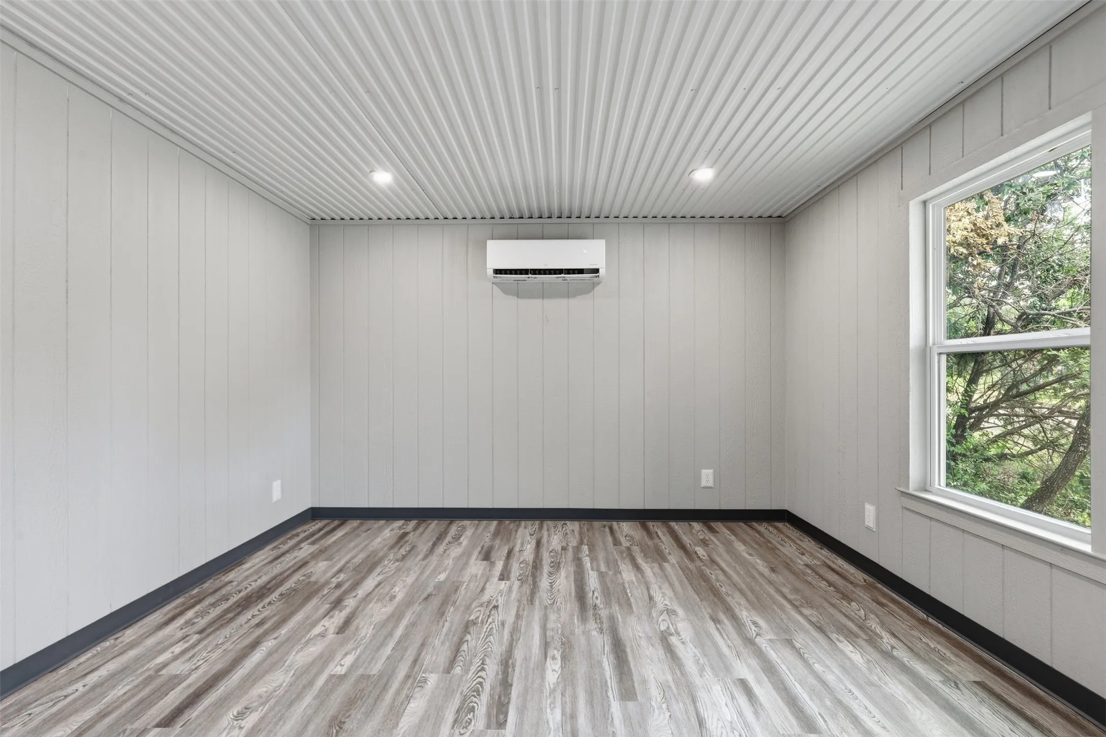 Single Family Residence For Sale in Hood County , 3006 Moon Court, Granbury, Texas 76049, 3 Bedroom, 2 Bathroom, Garage spaces, 1,070 Sqft, built in 2026, mls#21336447, Real Estate Agent in Granbury, Homes For Sale in Hood county, Homes For Sale in Granbury, Realtor in Granbury Texas, Real Estate Brokerage Independent Realty Texas, Luminita Cordes Realtor