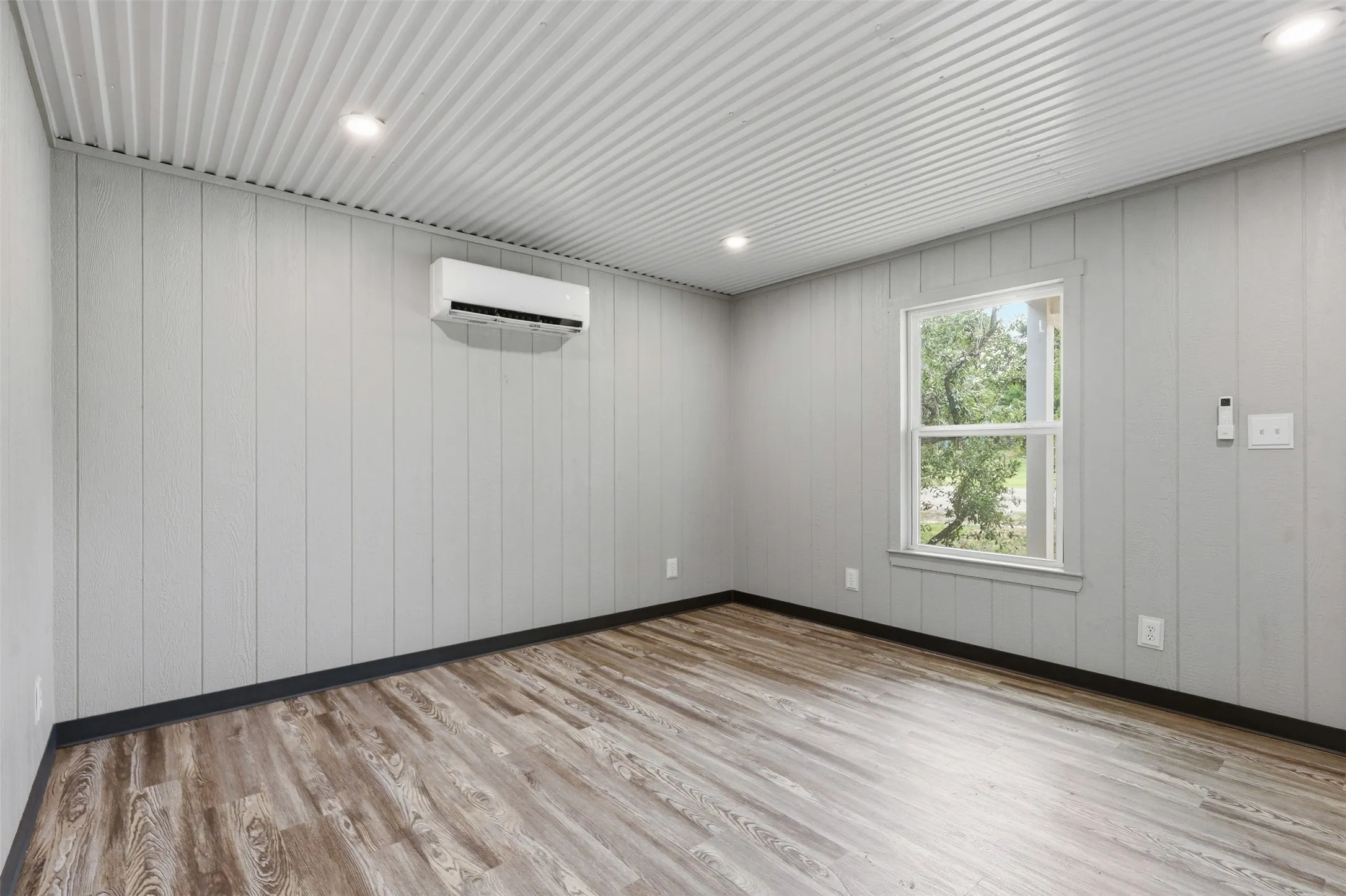 Single Family Residence For Sale in Hood County , 3006 Moon Court, Granbury, Texas 76049, 3 Bedroom, 2 Bathroom, Garage spaces, 1,070 Sqft, built in 2026, mls#21336447, Real Estate Agent in Granbury, Homes For Sale in Hood county, Homes For Sale in Granbury, Realtor in Granbury Texas, Real Estate Brokerage Independent Realty Texas, Luminita Cordes Realtor
