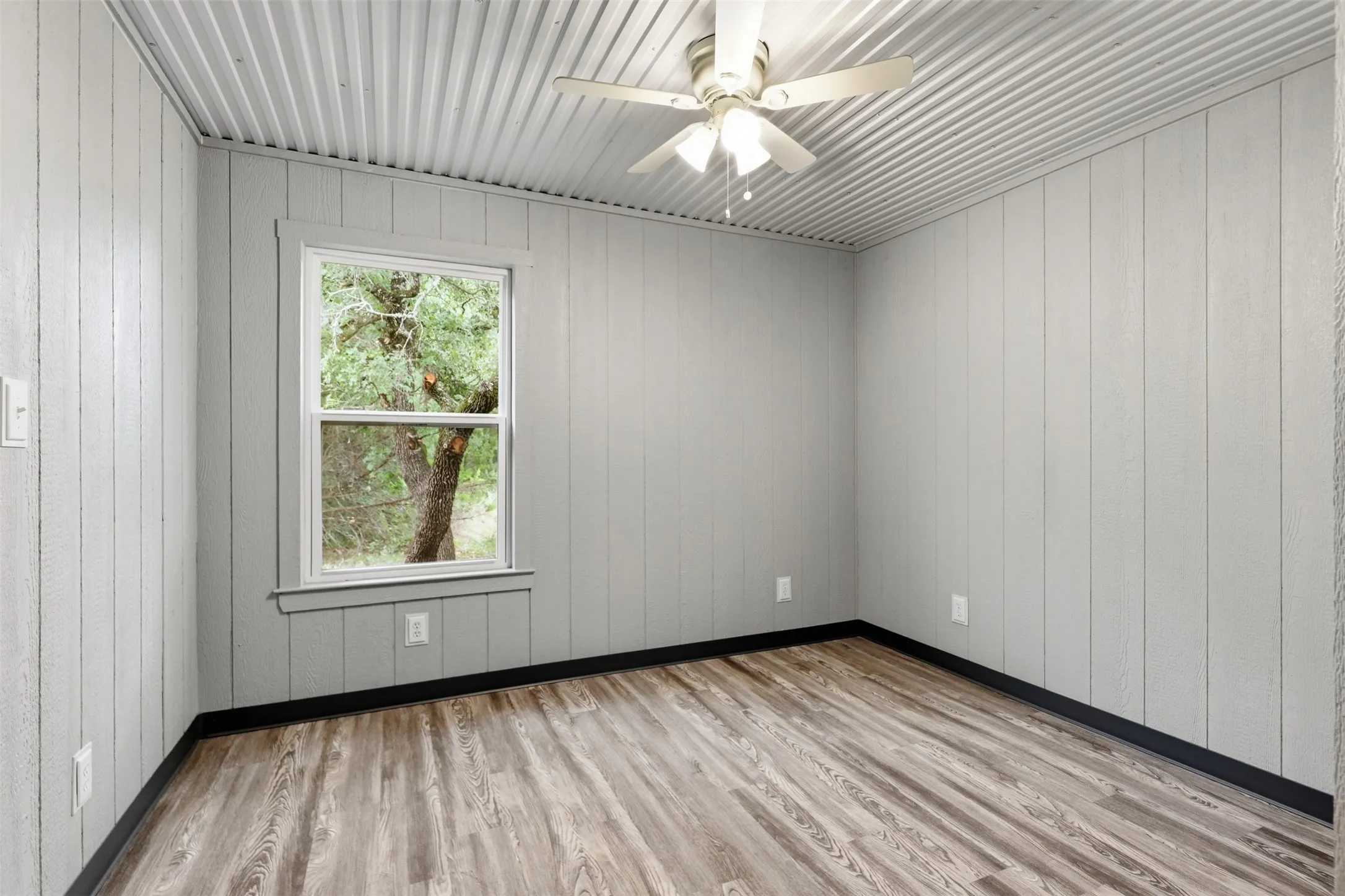 Single Family Residence For Sale in Hood County , 3006 Moon Court, Granbury, Texas 76049, 3 Bedroom, 2 Bathroom, Garage spaces, 1,070 Sqft, built in 2026, mls#21336447, Real Estate Agent in Granbury, Homes For Sale in Hood county, Homes For Sale in Granbury, Realtor in Granbury Texas, Real Estate Brokerage Independent Realty Texas, Luminita Cordes Realtor
