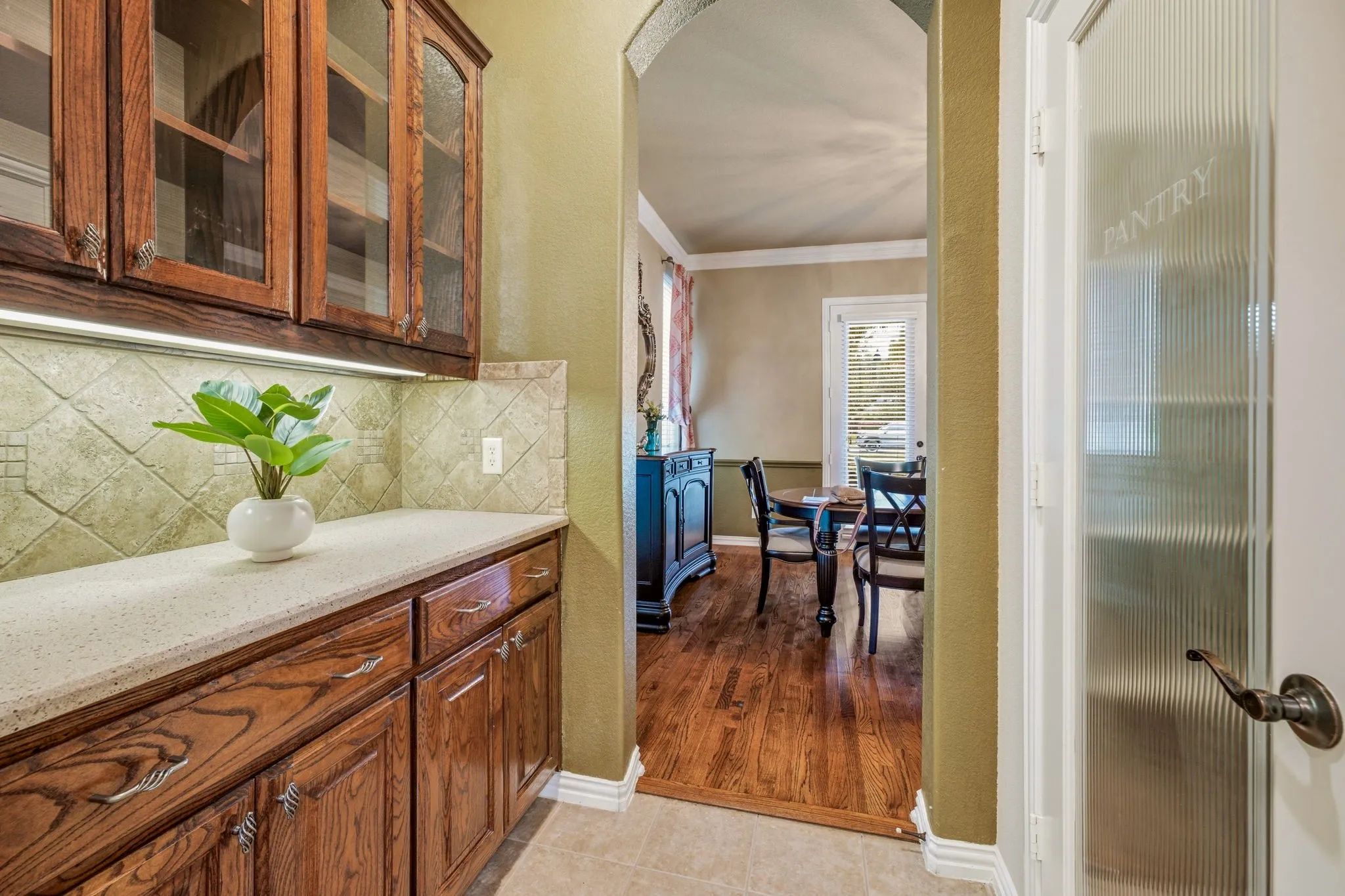 Single Family Residence For Sale in Parker County , 125 Rustling Elm Way, Azle, Texas 76020, 4 Bedroom, 4 Bathroom, 5 Garage spaces, 4,181 Sqft, built in 2007, mls#21334820, Real Estate Agent in Azle, Homes For Sale in Parker county, Homes For Sale in Azle, Realtor in Azle Texas, Real Estate Brokerage Independent Realty Texas, Luminita Cordes Realtor