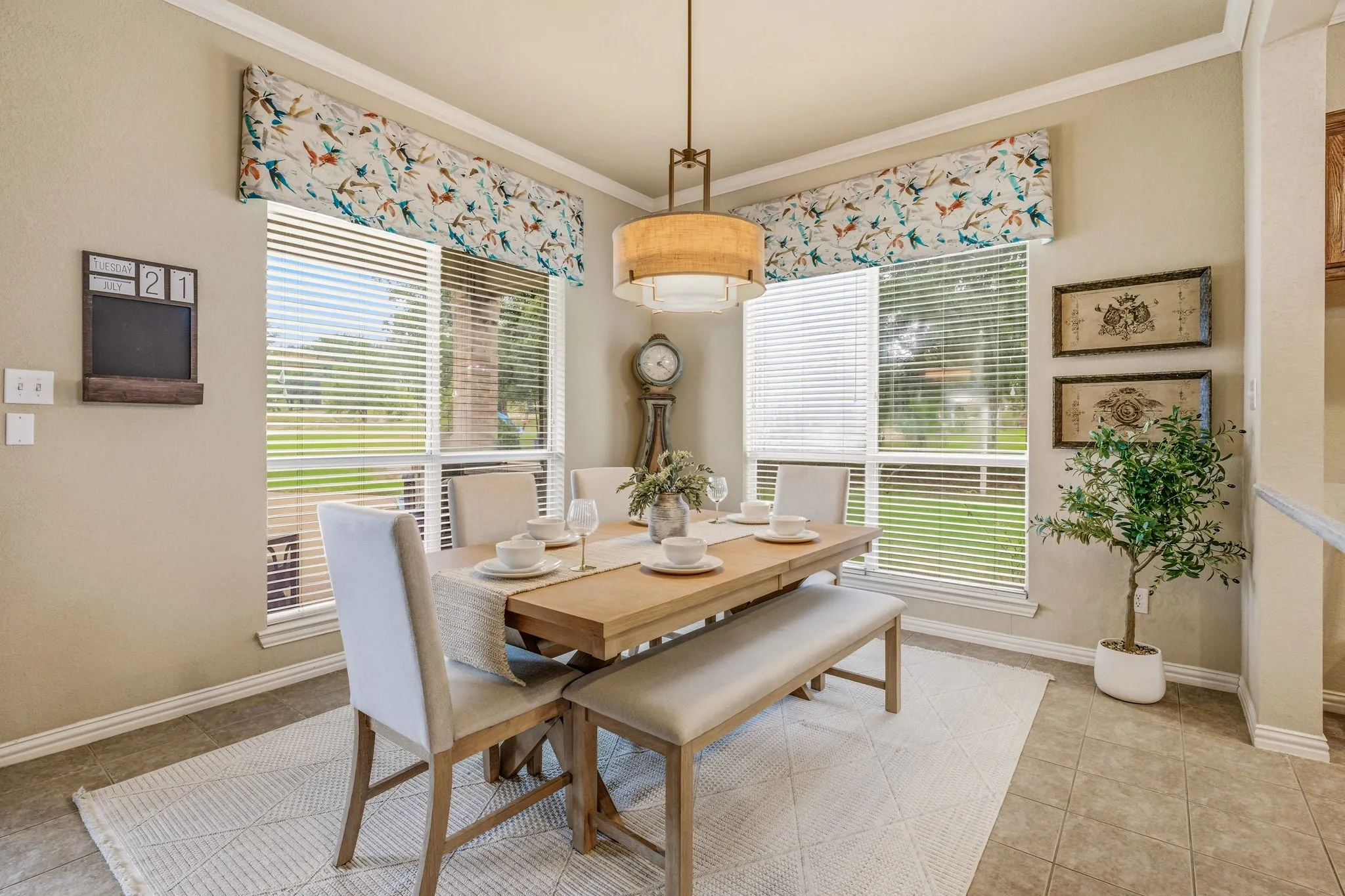 Single Family Residence For Sale in Parker County , 125 Rustling Elm Way, Azle, Texas 76020, 4 Bedroom, 4 Bathroom, 5 Garage spaces, 4,181 Sqft, built in 2007, mls#21334820, Real Estate Agent in Azle, Homes For Sale in Parker county, Homes For Sale in Azle, Realtor in Azle Texas, Real Estate Brokerage Independent Realty Texas, Luminita Cordes Realtor
