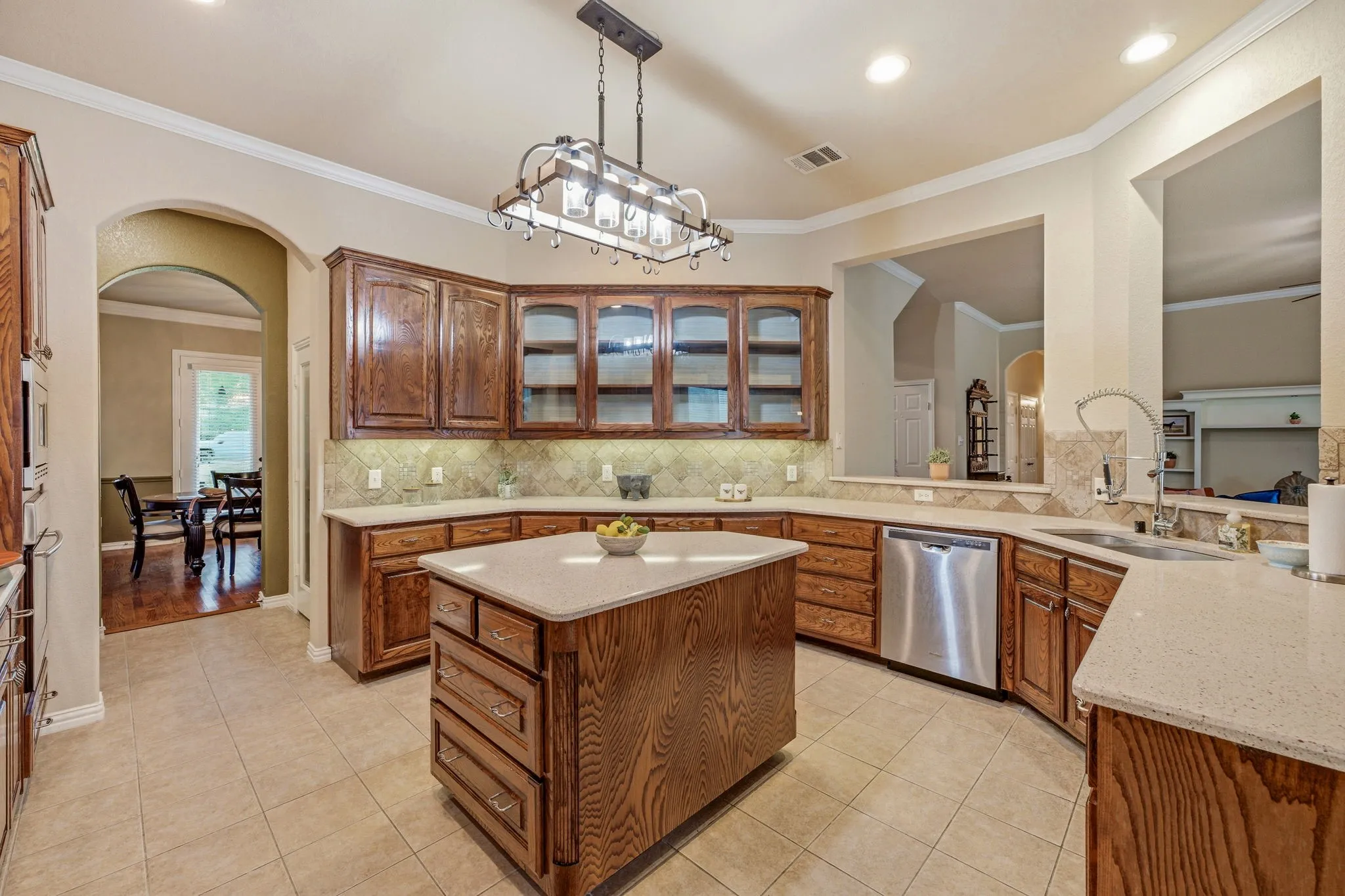 Single Family Residence For Sale in Parker County , 125 Rustling Elm Way, Azle, Texas 76020, 4 Bedroom, 4 Bathroom, 5 Garage spaces, 4,181 Sqft, built in 2007, mls#21334820, Real Estate Agent in Azle, Homes For Sale in Parker county, Homes For Sale in Azle, Realtor in Azle Texas, Real Estate Brokerage Independent Realty Texas, Luminita Cordes Realtor