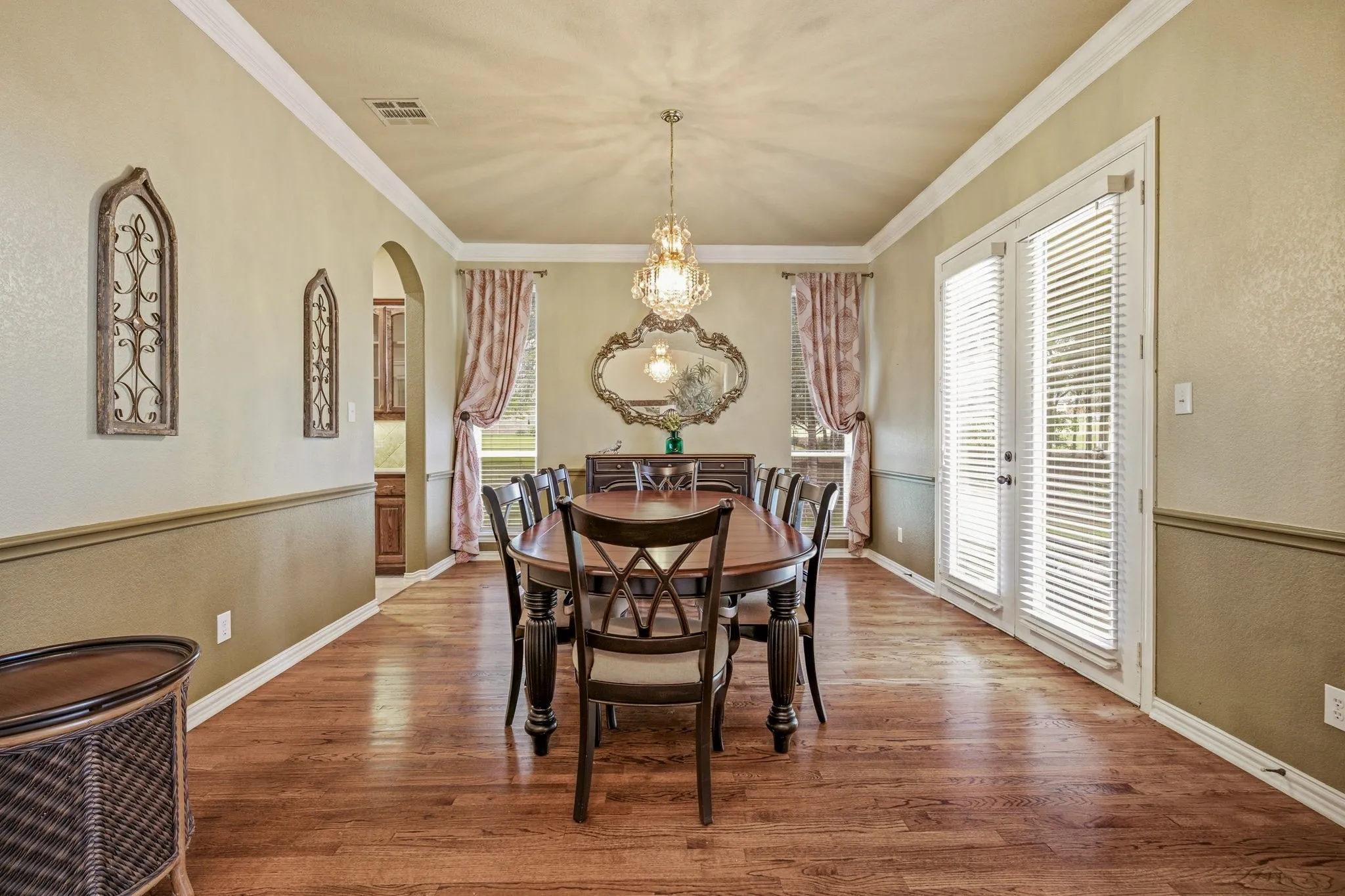 Single Family Residence For Sale in Parker County , 125 Rustling Elm Way, Azle, Texas 76020, 4 Bedroom, 4 Bathroom, 5 Garage spaces, 4,181 Sqft, built in 2007, mls#21334820, Real Estate Agent in Azle, Homes For Sale in Parker county, Homes For Sale in Azle, Realtor in Azle Texas, Real Estate Brokerage Independent Realty Texas, Luminita Cordes Realtor