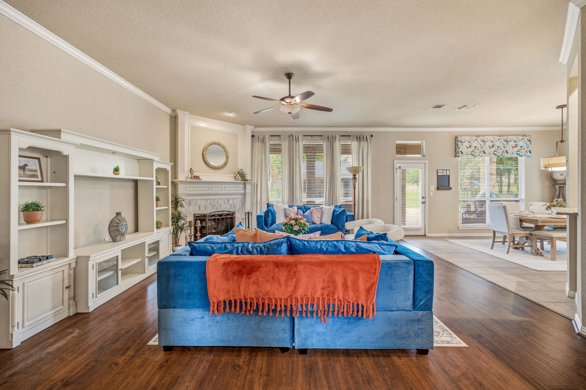Single Family Residence For Sale in Parker County , 125 Rustling Elm Way, Azle, Texas 76020, 4 Bedroom, 4 Bathroom, 5 Garage spaces, 4,181 Sqft, built in 2007, mls#21334820, Real Estate Agent in Azle, Homes For Sale in Parker county, Homes For Sale in Azle, Realtor in Azle Texas, Real Estate Brokerage Independent Realty Texas, Luminita Cordes Realtor