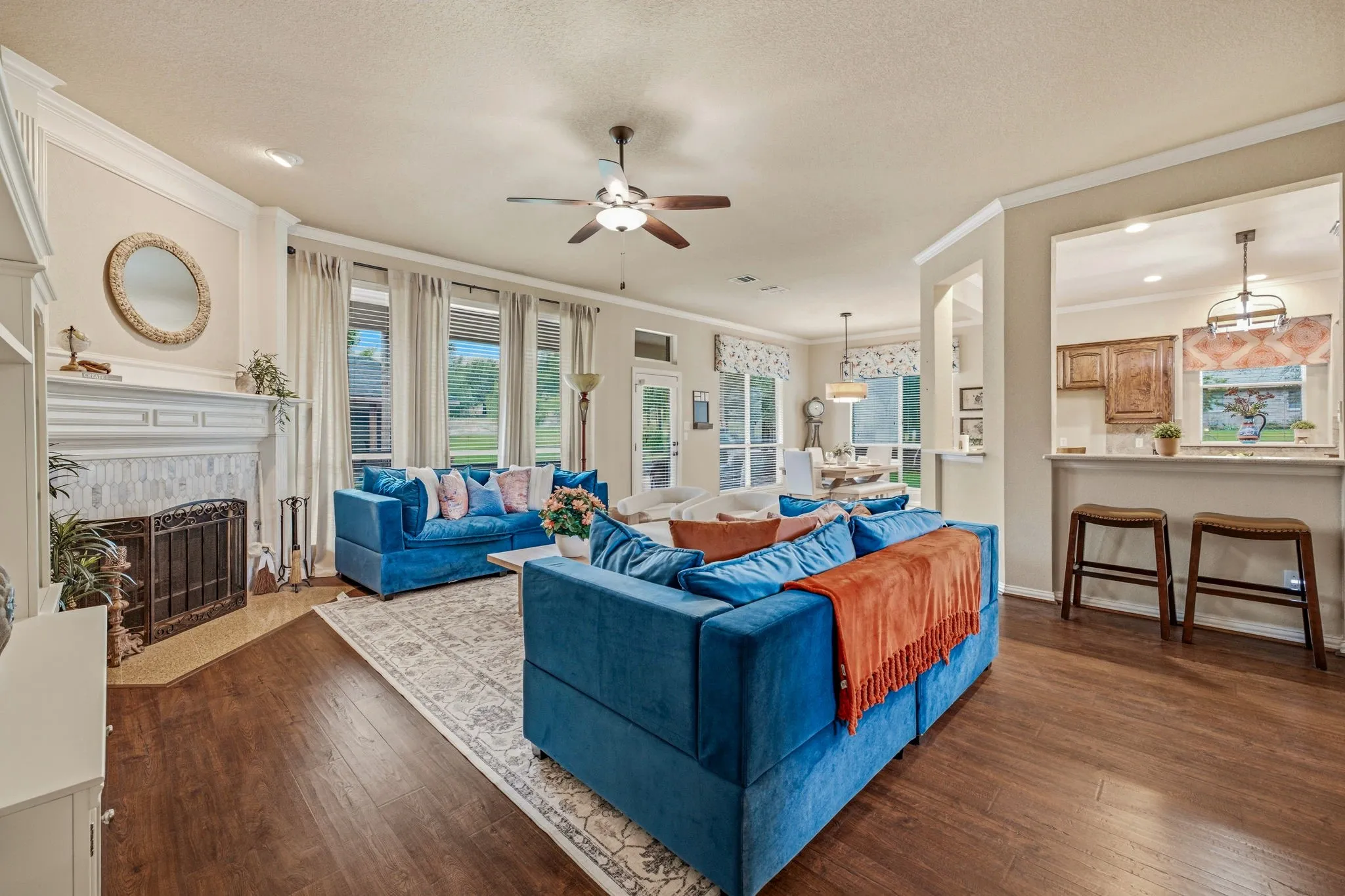 Single Family Residence For Sale in Parker County , 125 Rustling Elm Way, Azle, Texas 76020, 4 Bedroom, 4 Bathroom, 5 Garage spaces, 4,181 Sqft, built in 2007, mls#21334820, Real Estate Agent in Azle, Homes For Sale in Parker county, Homes For Sale in Azle, Realtor in Azle Texas, Real Estate Brokerage Independent Realty Texas, Luminita Cordes Realtor