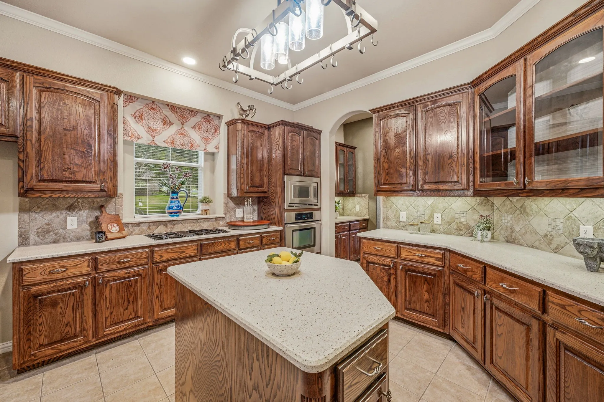 Single Family Residence For Sale in Parker County , 125 Rustling Elm Way, Azle, Texas 76020, 4 Bedroom, 4 Bathroom, 5 Garage spaces, 4,181 Sqft, built in 2007, mls#21334820, Real Estate Agent in Azle, Homes For Sale in Parker county, Homes For Sale in Azle, Realtor in Azle Texas, Real Estate Brokerage Independent Realty Texas, Luminita Cordes Realtor