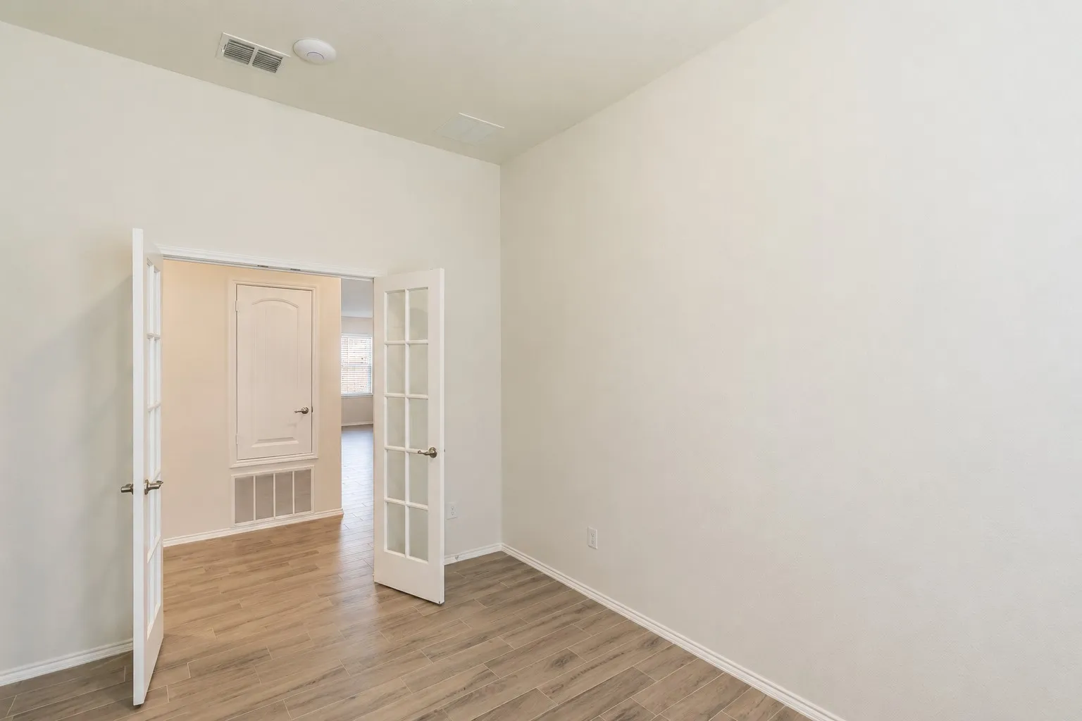 Single Family Residence For Sale in Rockwall County , 1053 N Churchill Drive, Fate, Texas 75189, 4 Bedroom, 2 Bathroom, 2 Garage spaces, 2,015 Sqft, built in 2018, mls#21331652, Real Estate Agent in Fate, Homes For Sale in Rockwall county, Homes For Sale in Fate, Realtor in Fate Texas, Real Estate Brokerage Independent Realty Texas, Luminita Cordes Realtor