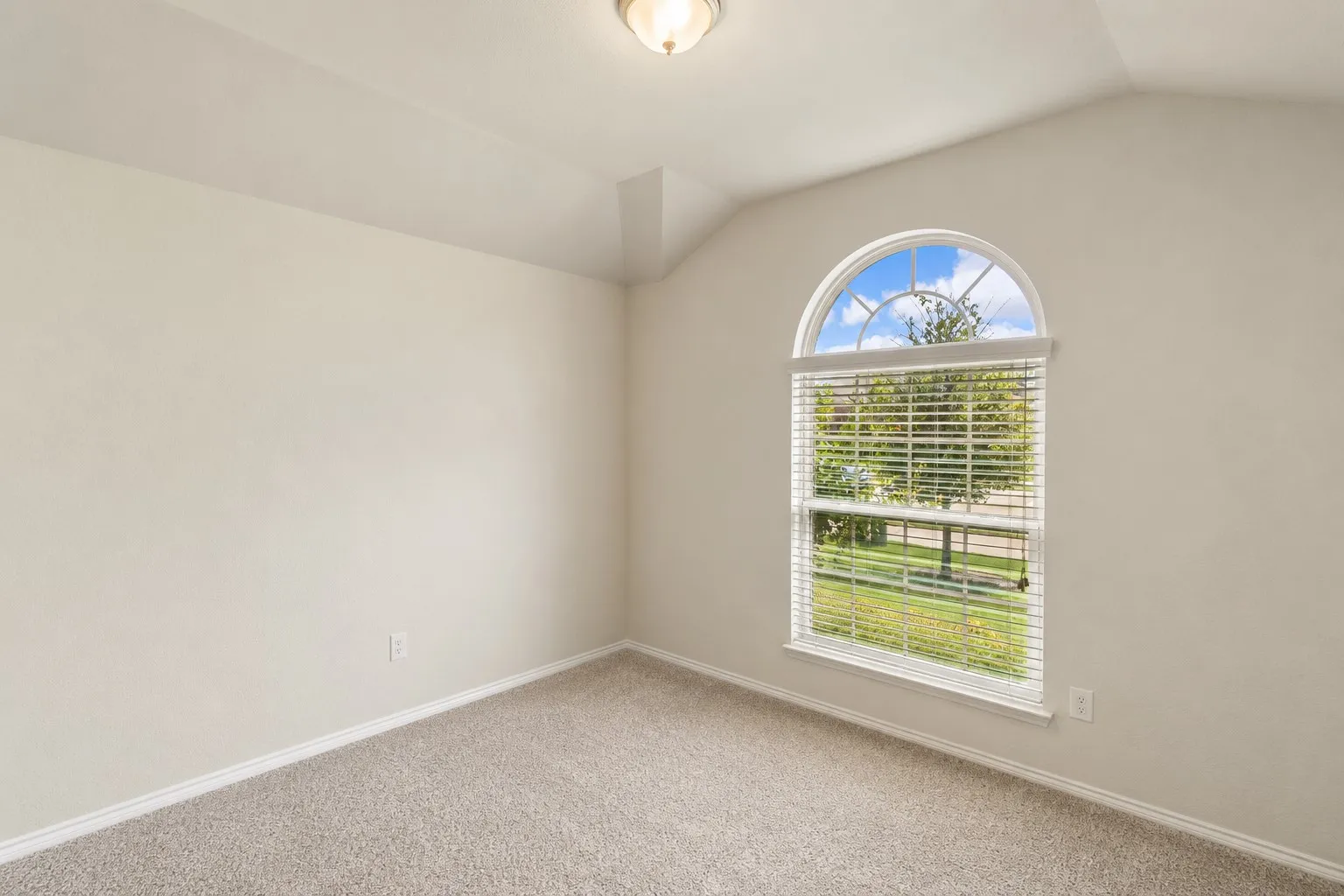 Single Family Residence For Sale in Rockwall County , 1053 N Churchill Drive, Fate, Texas 75189, 4 Bedroom, 2 Bathroom, 2 Garage spaces, 2,015 Sqft, built in 2018, mls#21331652, Real Estate Agent in Fate, Homes For Sale in Rockwall county, Homes For Sale in Fate, Realtor in Fate Texas, Real Estate Brokerage Independent Realty Texas, Luminita Cordes Realtor