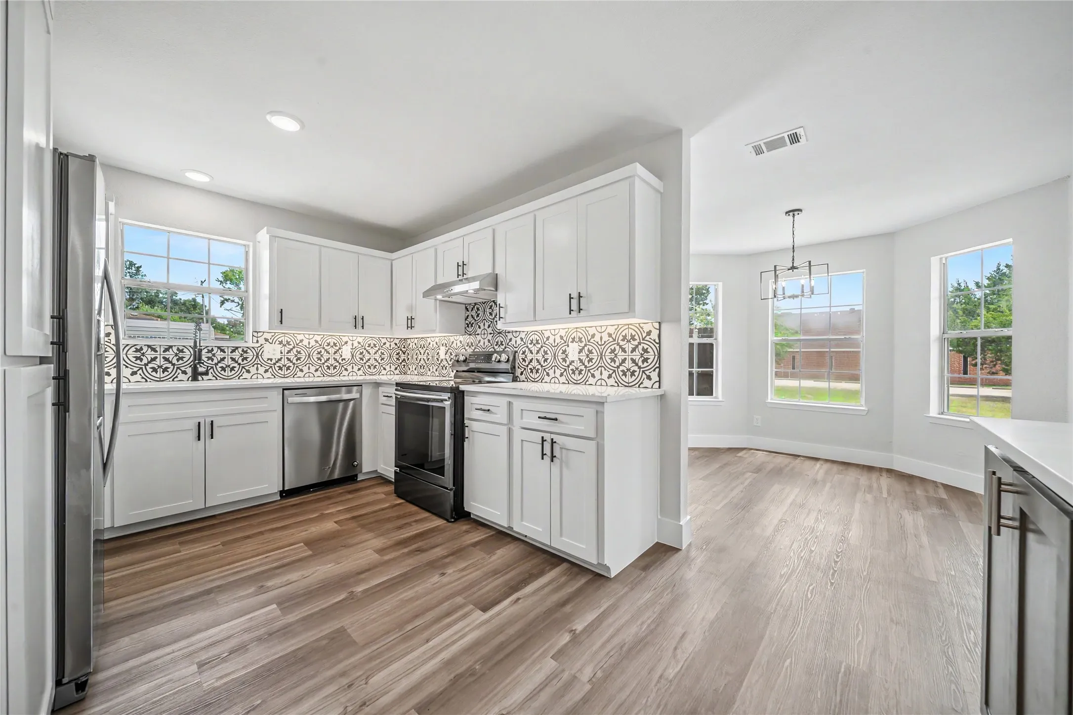Single Family Residence For Sale in Kaufman County , 509 Bethlehem Street, Terrell, Texas 75160, 3 Bedroom, 2 Bathroom, Garage spaces, 1,450 Sqft, built in 1990, mls#21337916, Real Estate Agent in Terrell, Homes For Sale in Kaufman county, Homes For Sale in Terrell, Realtor in Terrell Texas, Real Estate Brokerage Independent Realty Texas, Luminita Cordes Realtor