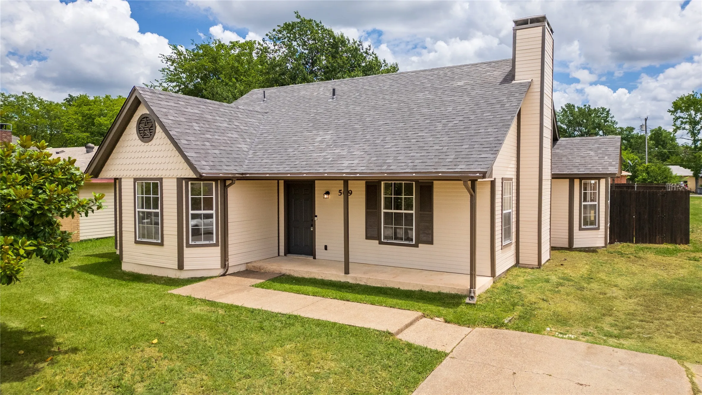 Single Family Residence For Sale in Kaufman County , 509 Bethlehem Street, Terrell, Texas 75160, 3 Bedroom, 2 Bathroom, Garage spaces, 1,450 Sqft, built in 1990, mls#21337916, Real Estate Agent in Terrell, Homes For Sale in Kaufman county, Homes For Sale in Terrell, Realtor in Terrell Texas, Real Estate Brokerage Independent Realty Texas, Luminita Cordes Realtor
