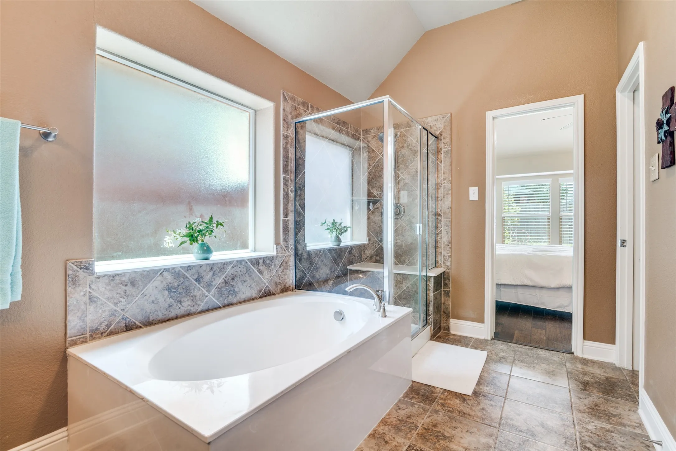 Single Family Residence For Sale in Rockwall County , 619 Louder Way, Fate, Texas 75087, 5 Bedroom, 3 Bathroom, 2 Garage spaces, 2,505 Sqft, built in 2010, mls#21336081, Real Estate Agent in Fate, Homes For Sale in Rockwall county, Homes For Sale in Fate, Realtor in Fate Texas, Real Estate Brokerage Independent Realty Texas, Luminita Cordes Realtor