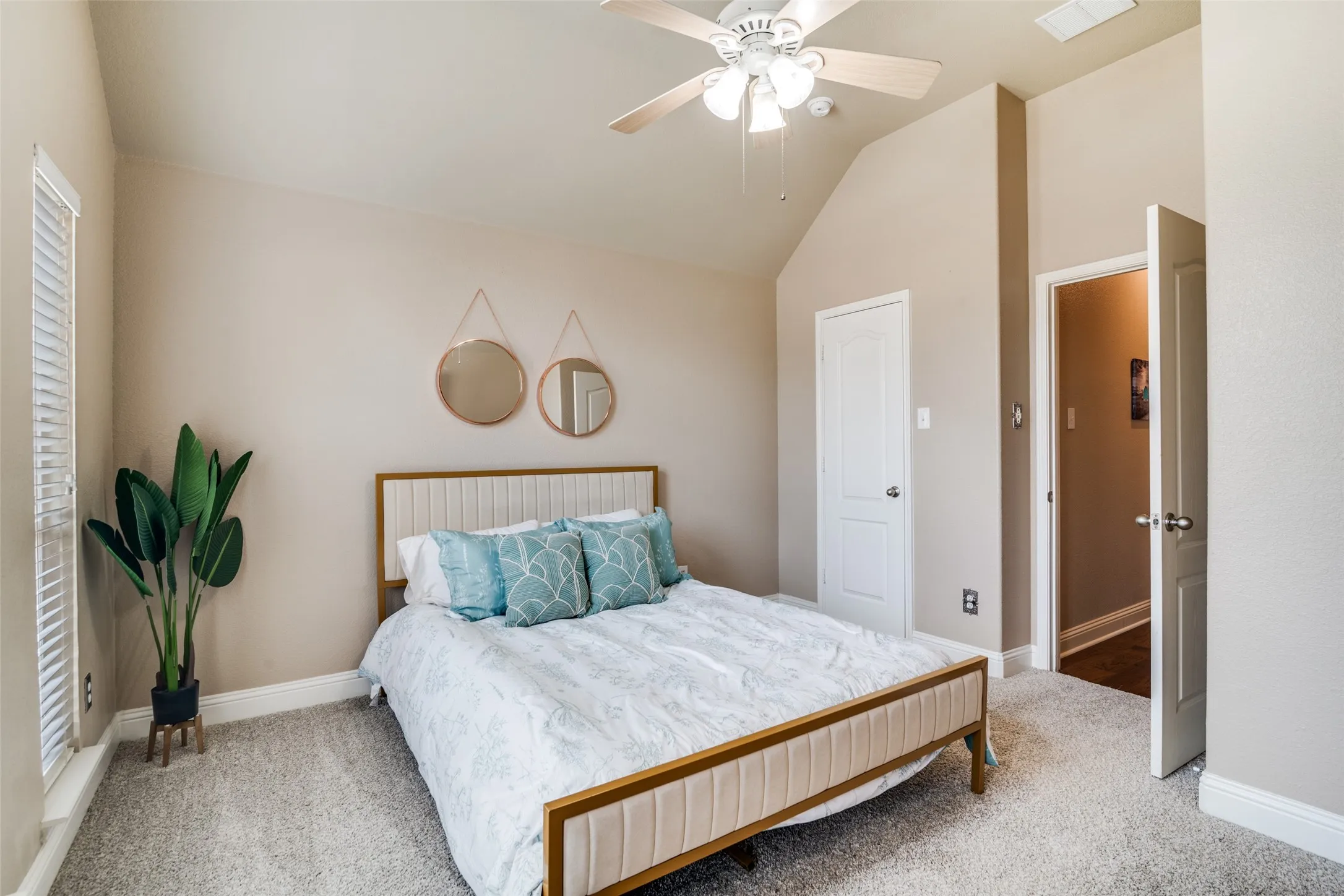Single Family Residence For Sale in Rockwall County , 619 Louder Way, Fate, Texas 75087, 5 Bedroom, 3 Bathroom, 2 Garage spaces, 2,505 Sqft, built in 2010, mls#21336081, Real Estate Agent in Fate, Homes For Sale in Rockwall county, Homes For Sale in Fate, Realtor in Fate Texas, Real Estate Brokerage Independent Realty Texas, Luminita Cordes Realtor