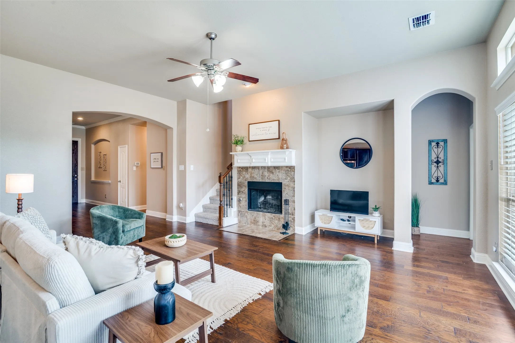 Single Family Residence For Sale in Rockwall County , 619 Louder Way, Fate, Texas 75087, 5 Bedroom, 3 Bathroom, 2 Garage spaces, 2,505 Sqft, built in 2010, mls#21336081, Real Estate Agent in Fate, Homes For Sale in Rockwall county, Homes For Sale in Fate, Realtor in Fate Texas, Real Estate Brokerage Independent Realty Texas, Luminita Cordes Realtor