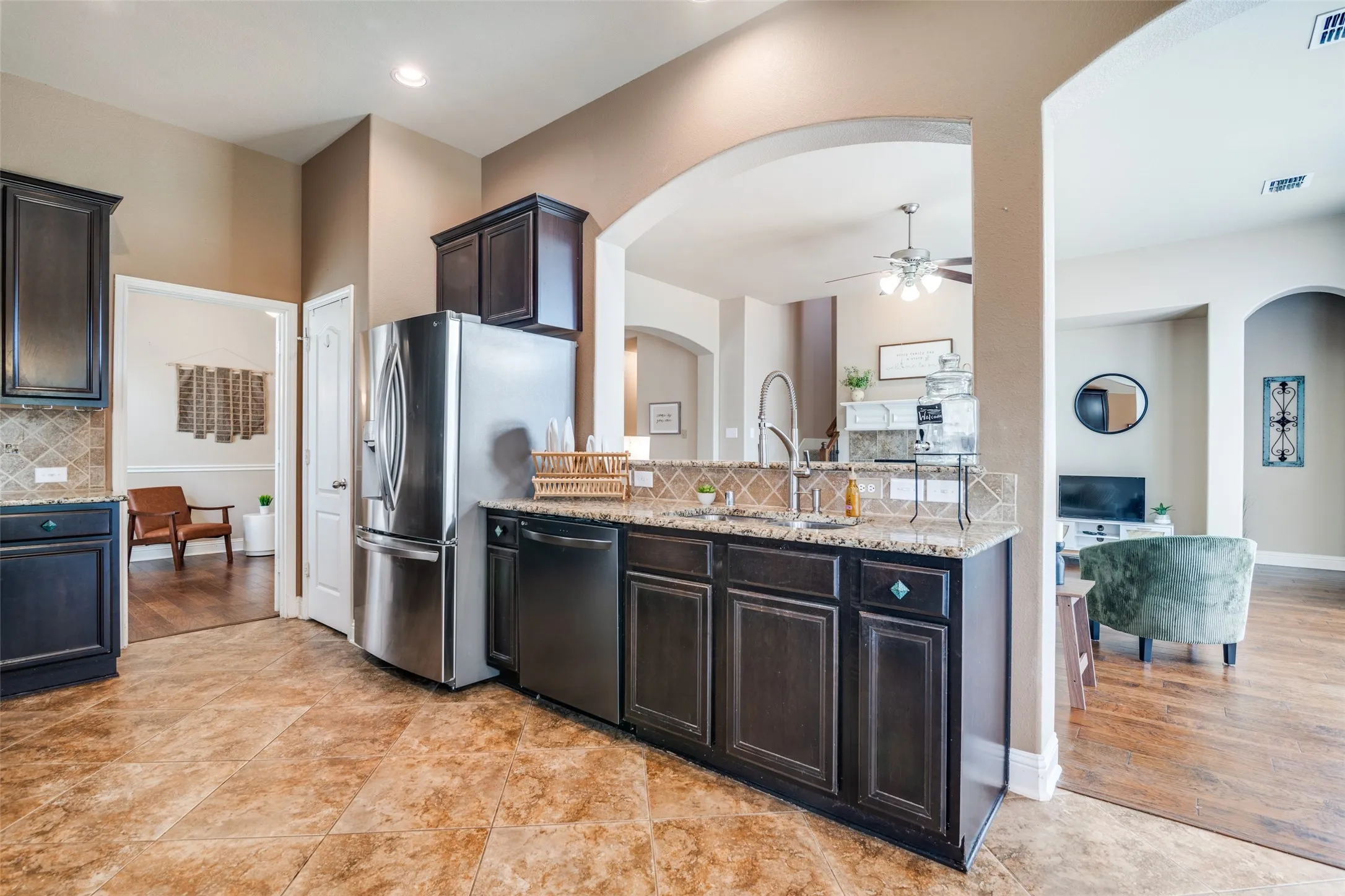 Single Family Residence For Sale in Rockwall County , 619 Louder Way, Fate, Texas 75087, 5 Bedroom, 3 Bathroom, 2 Garage spaces, 2,505 Sqft, built in 2010, mls#21336081, Real Estate Agent in Fate, Homes For Sale in Rockwall county, Homes For Sale in Fate, Realtor in Fate Texas, Real Estate Brokerage Independent Realty Texas, Luminita Cordes Realtor