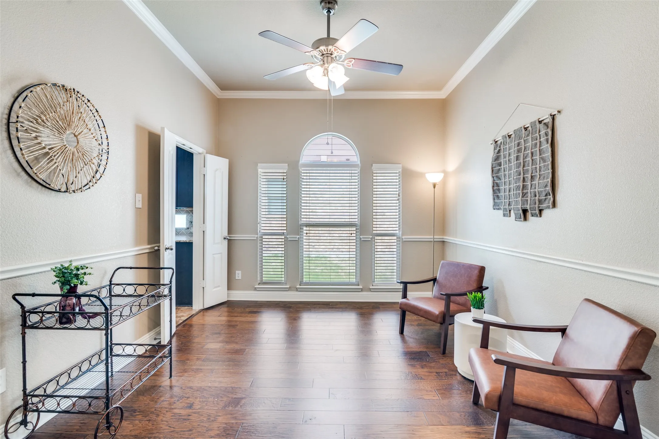 formal dining or sitting area