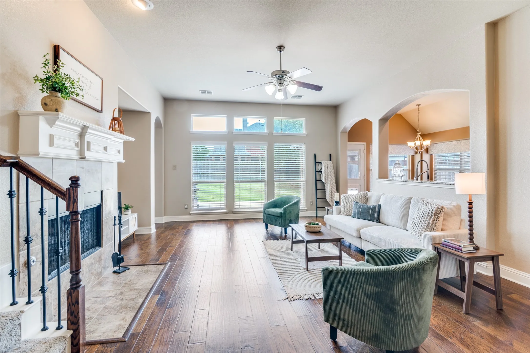 Single Family Residence For Sale in Rockwall County , 619 Louder Way, Fate, Texas 75087, 5 Bedroom, 3 Bathroom, 2 Garage spaces, 2,505 Sqft, built in 2010, mls#21336081, Real Estate Agent in Fate, Homes For Sale in Rockwall county, Homes For Sale in Fate, Realtor in Fate Texas, Real Estate Brokerage Independent Realty Texas, Luminita Cordes Realtor