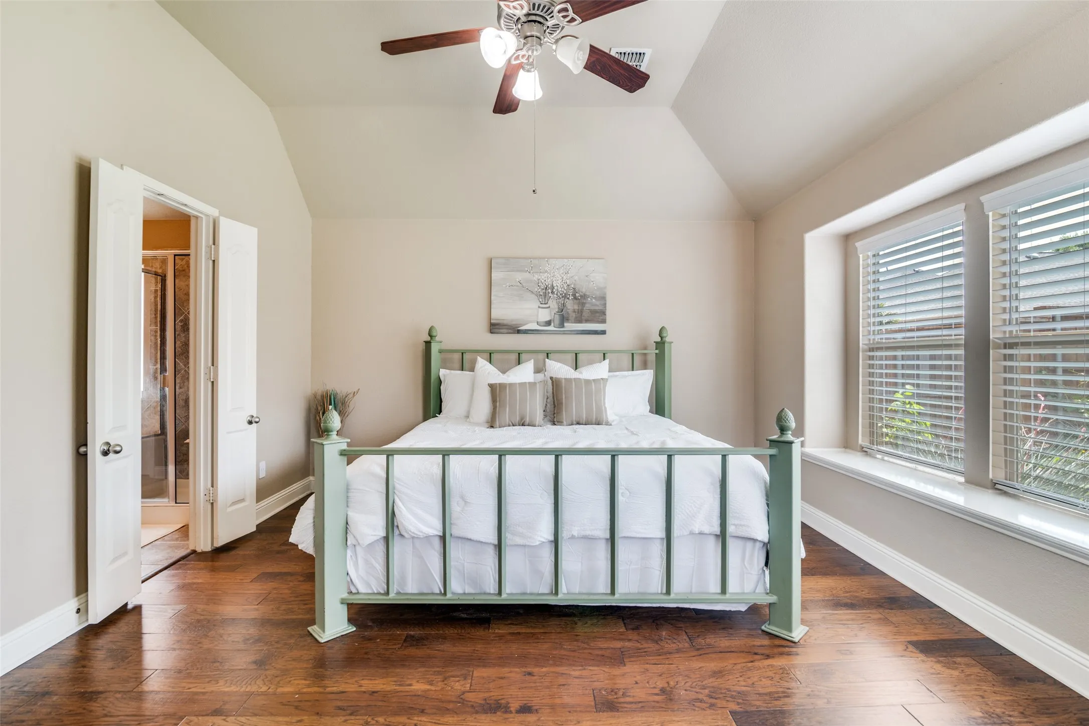 Single Family Residence For Sale in Rockwall County , 619 Louder Way, Fate, Texas 75087, 5 Bedroom, 3 Bathroom, 2 Garage spaces, 2,505 Sqft, built in 2010, mls#21336081, Real Estate Agent in Fate, Homes For Sale in Rockwall county, Homes For Sale in Fate, Realtor in Fate Texas, Real Estate Brokerage Independent Realty Texas, Luminita Cordes Realtor