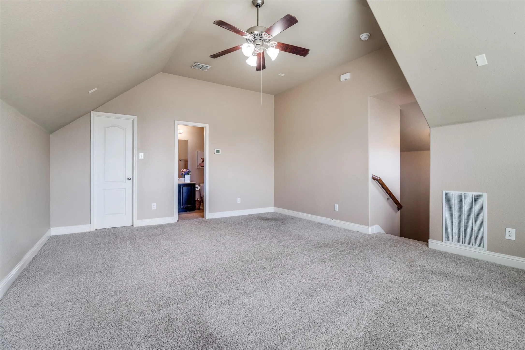 Single Family Residence For Sale in Rockwall County , 619 Louder Way, Fate, Texas 75087, 5 Bedroom, 3 Bathroom, 2 Garage spaces, 2,505 Sqft, built in 2010, mls#21336081, Real Estate Agent in Fate, Homes For Sale in Rockwall county, Homes For Sale in Fate, Realtor in Fate Texas, Real Estate Brokerage Independent Realty Texas, Luminita Cordes Realtor